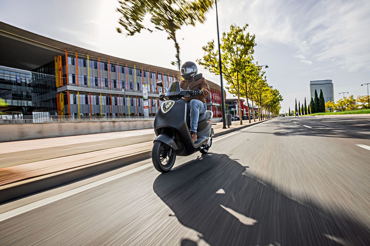 Yadea C1S Pro   YADEA scooters eléctricos