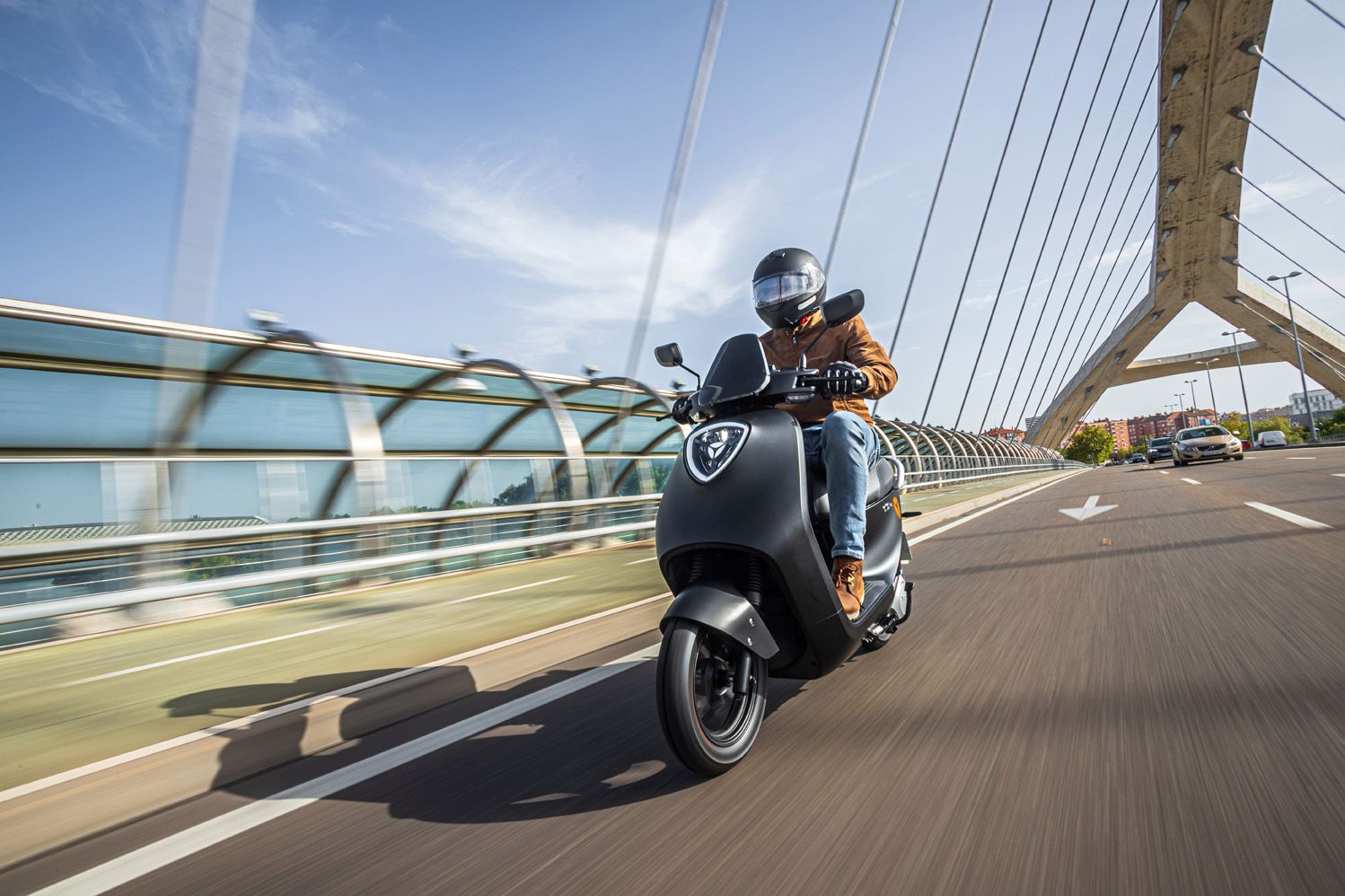 Yadea C1S Pro   YADEA scooters eléctricos