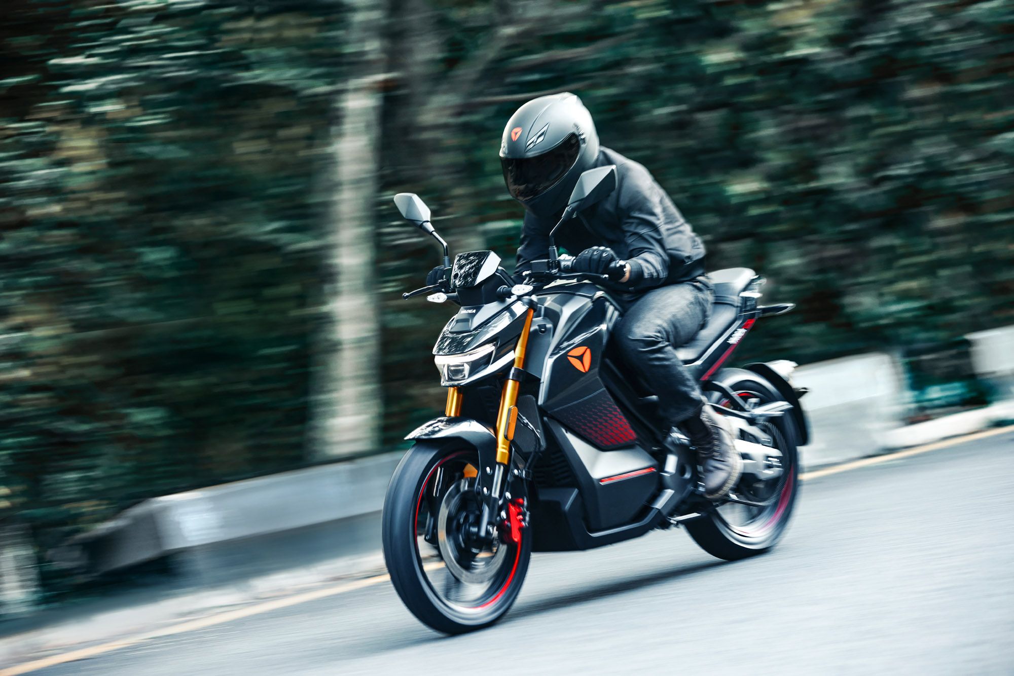 YADEA Keeness VFD. La primera motocicleta de la marca
