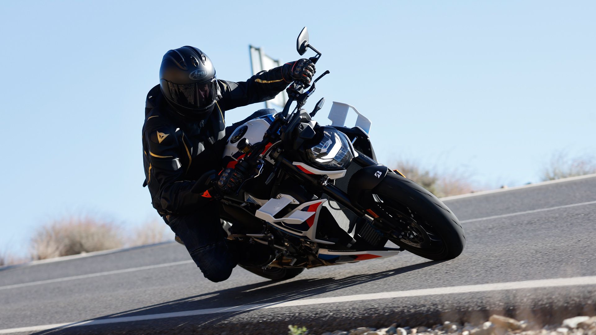 BMW M 1000 R 2023 Accion (37)