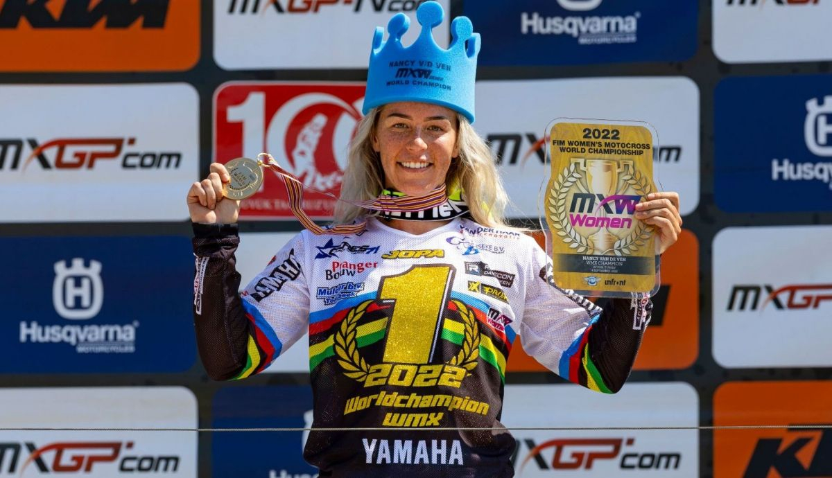 Nancy van de Ven festeja su título del WMX 2022 Nancy van de Ven festeja su título del WMX 2022