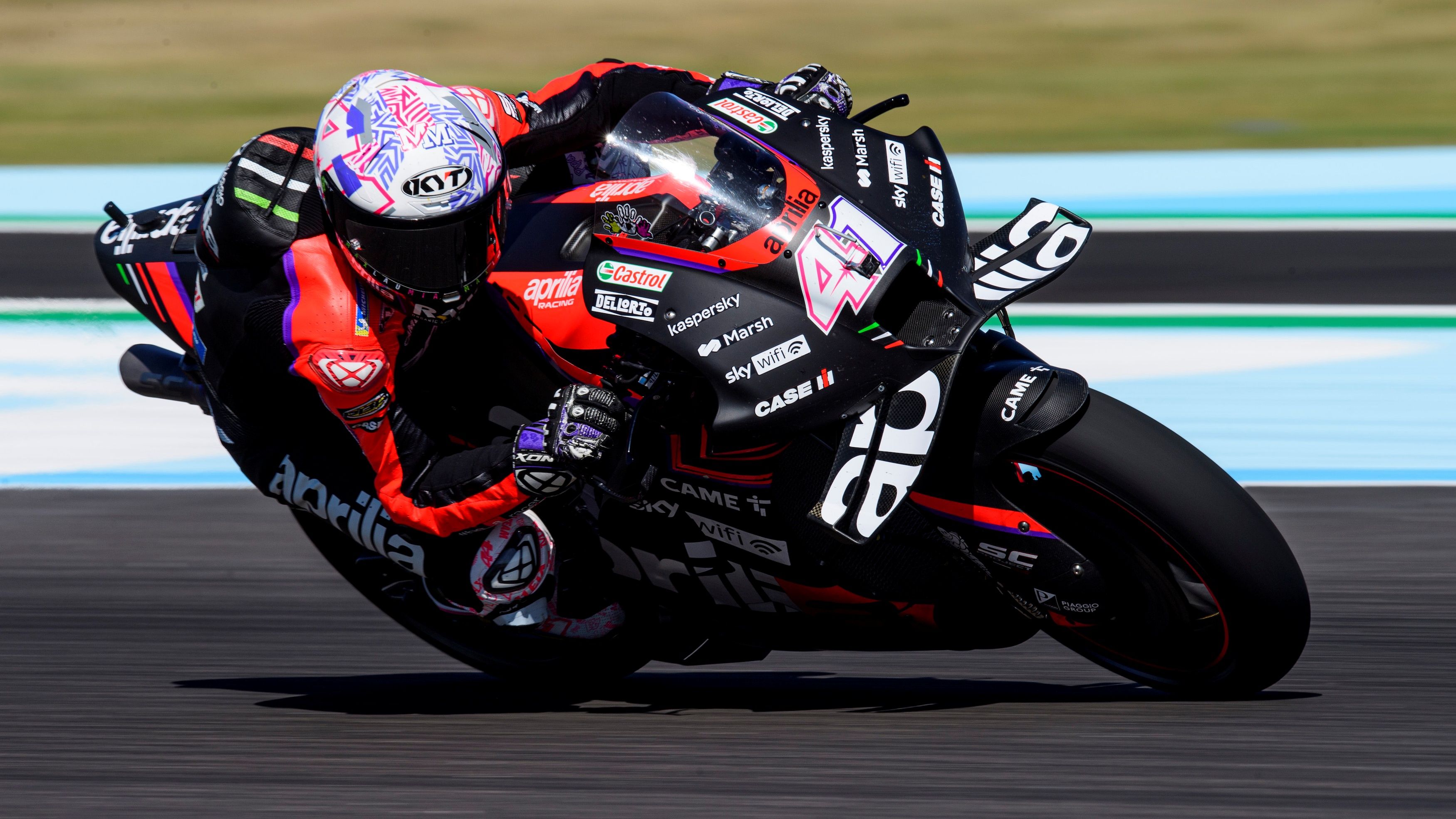 Aleix Espargaró y Aprilia lograron su primer triunfo en MotoGP en Argentina