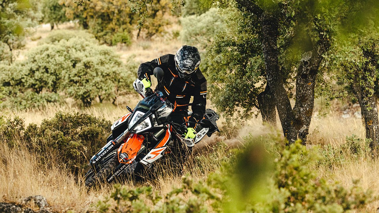 KTM 890 Adventure R Namura Bikes: preparación trail off road