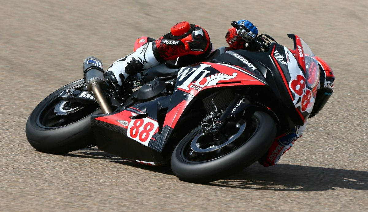 Mika Pérez logró en 2017 las dos únicas victorias de Honda en el Mundial de Supersport 300 Mika Pérez logró en 2017 las dos únicas victorias de Honda en el Mundial de Supersport 300