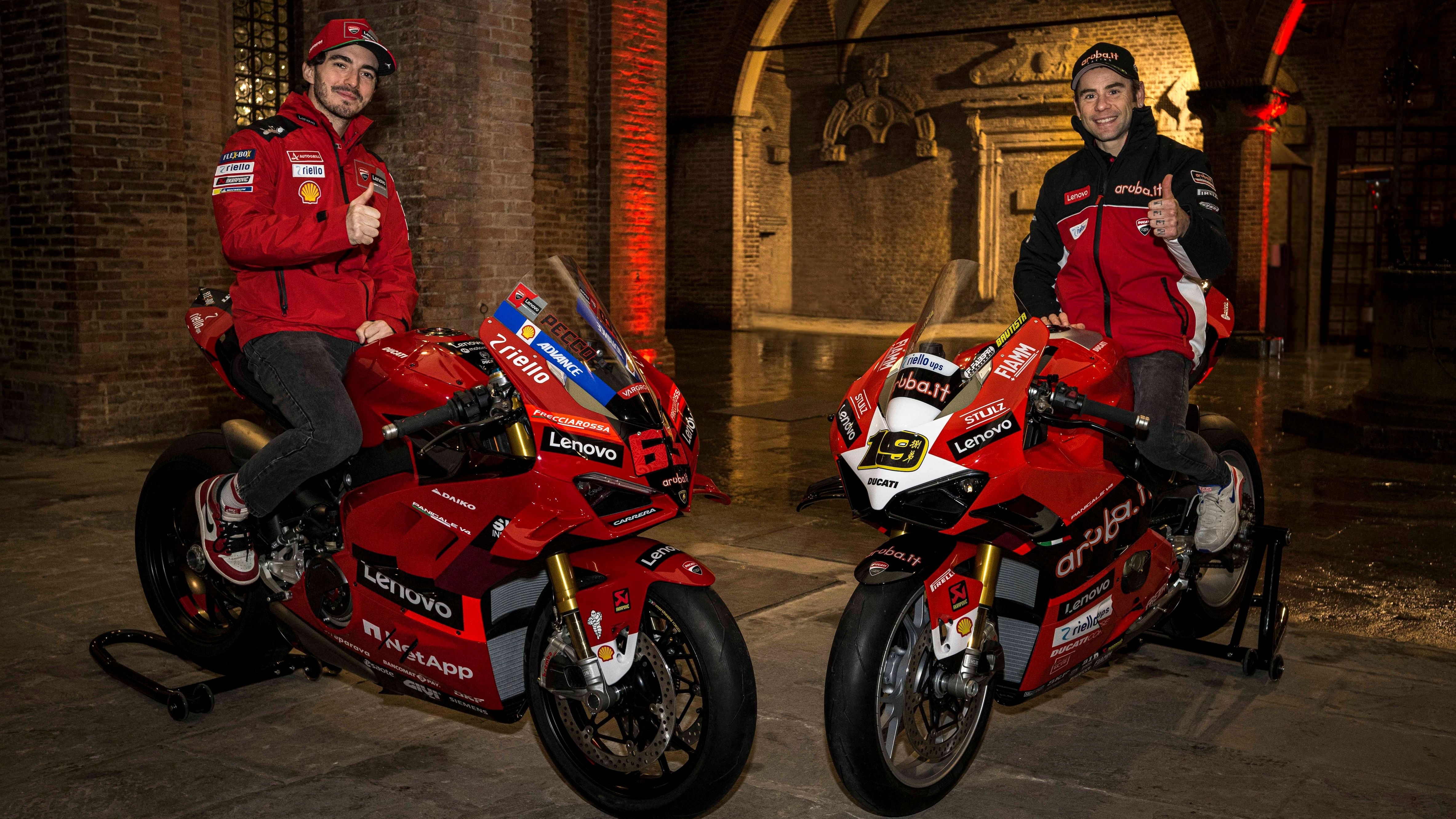 Pecco Bagnaia y Álvaro Bautista sobre las ediciones limitadas de las Ducati Panigale V4 en su honor
