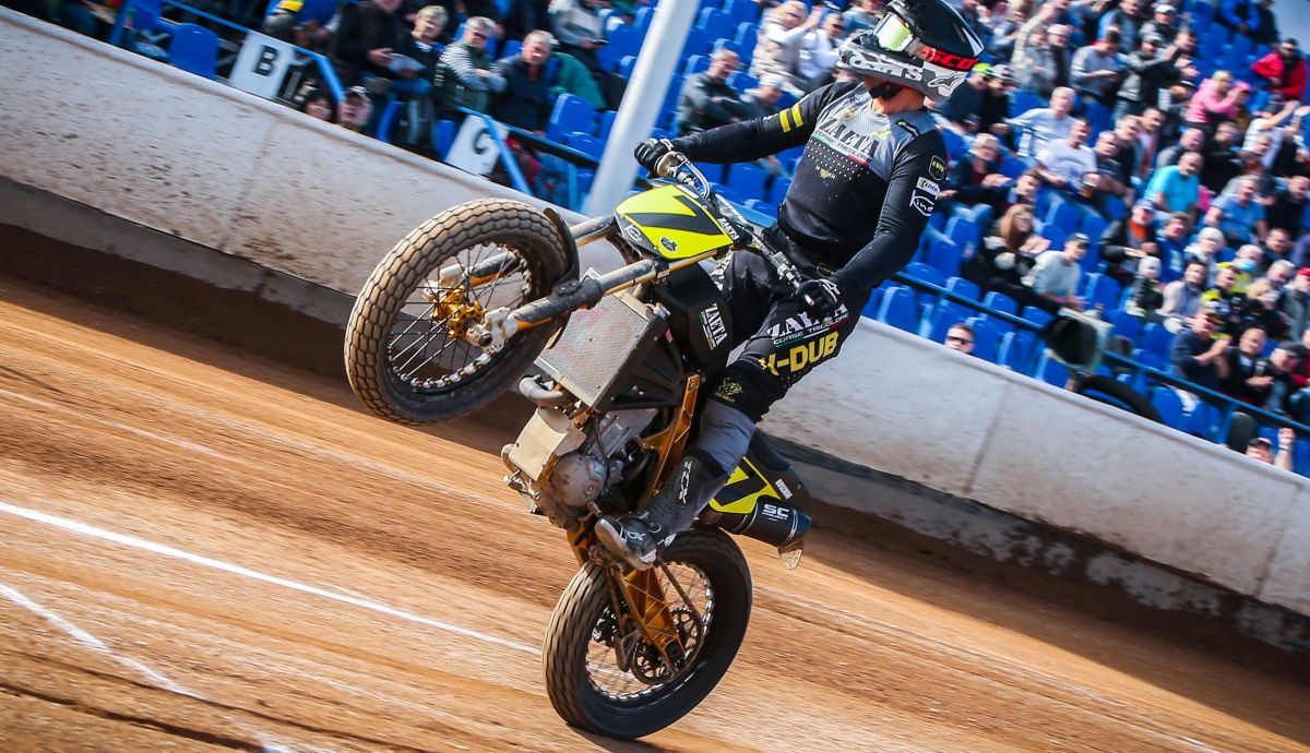 Daniele Moschini logró la única victoria de Zaeta en el Mundial de Flat Track 2022. Foto by FIM   Jesper Veldhuizen