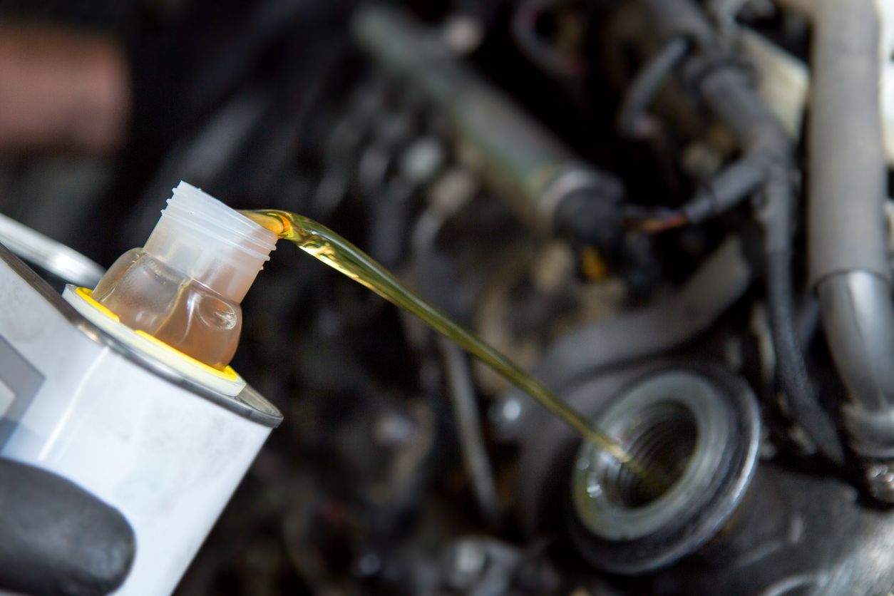 Tipos de aceite y para qué se usan en la moto