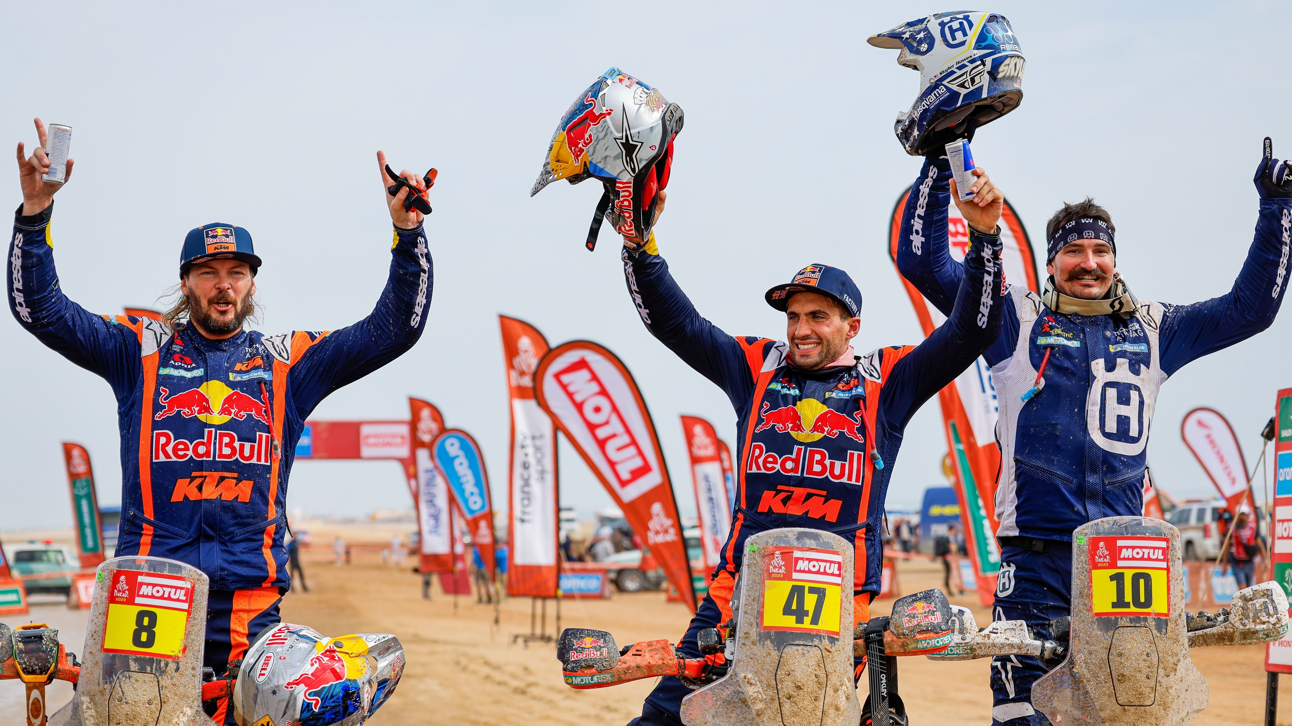Kevin Benavides, Toby Price y Skyler Howes, el podio final del Dakar 2023