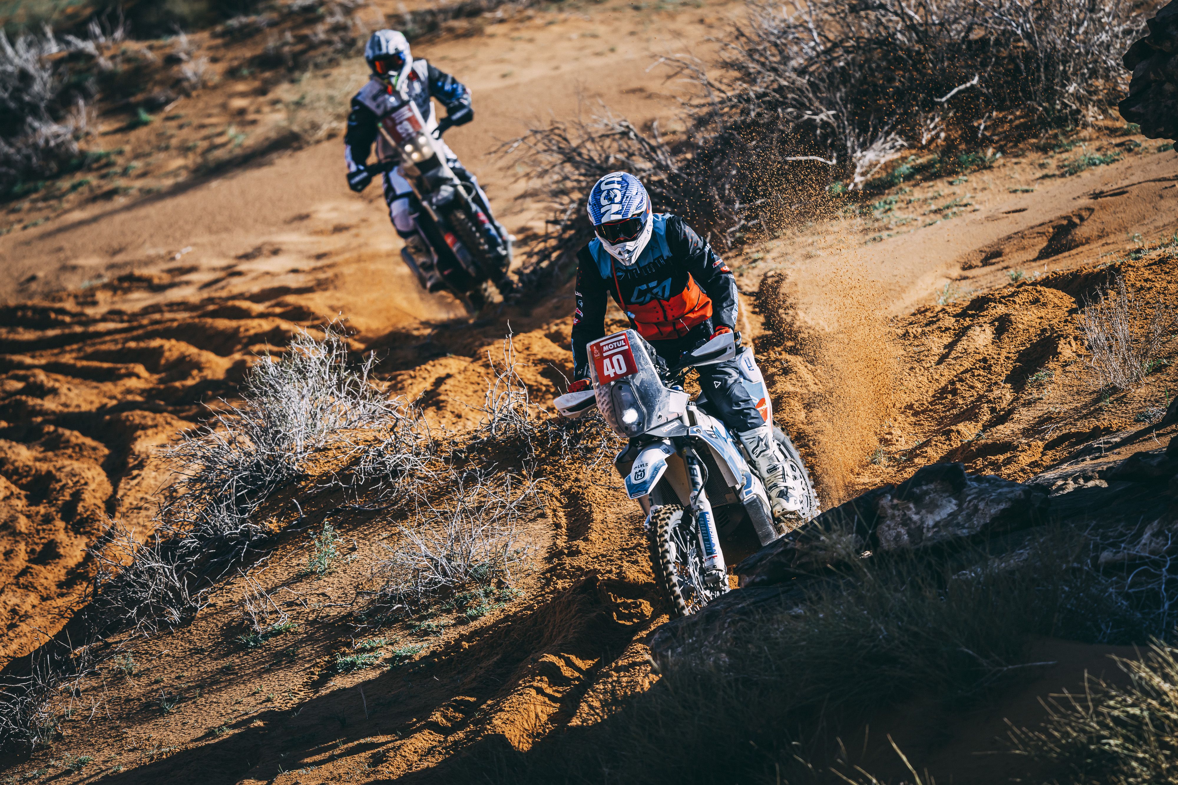 Charan Moore y Javi Vega en la etapa 4 del Dakar 2023