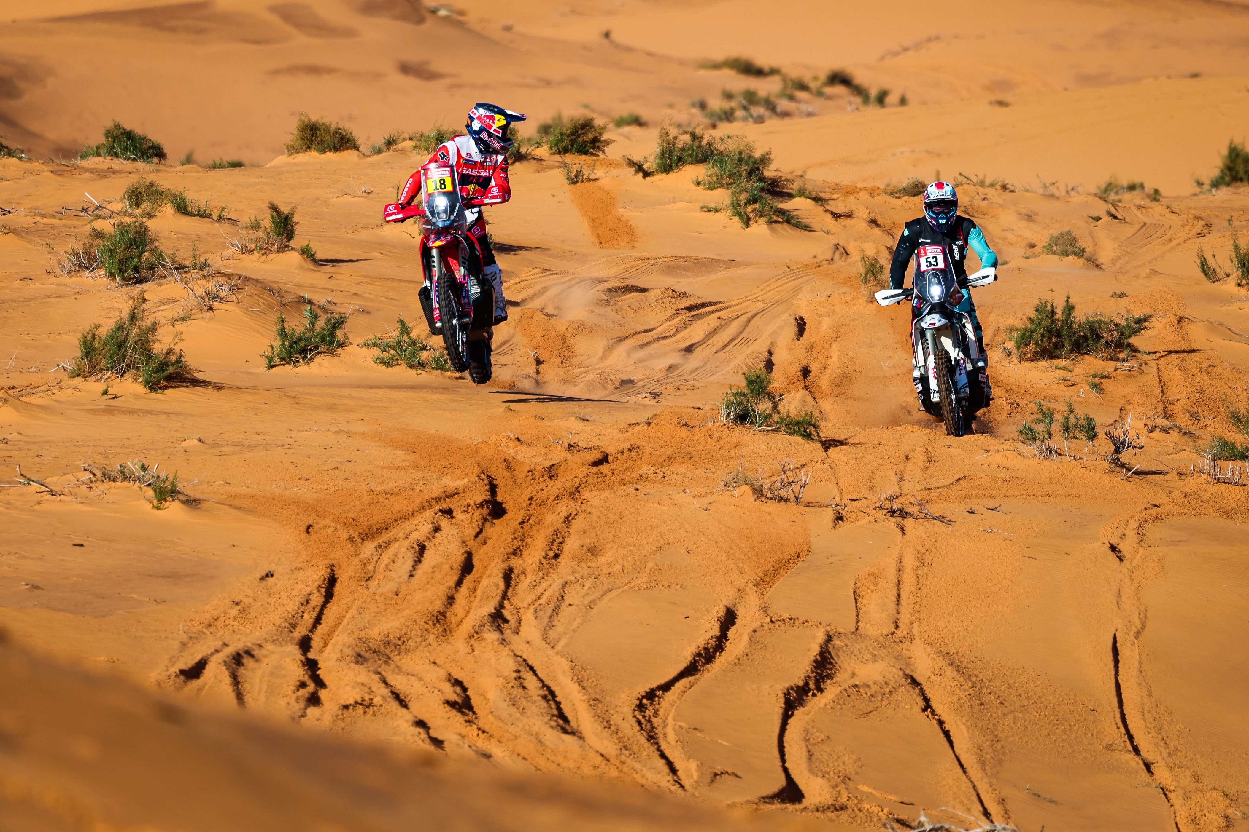 Daniel Sanders y Toni Mulec en la etapa 6 del Dakar 2023
