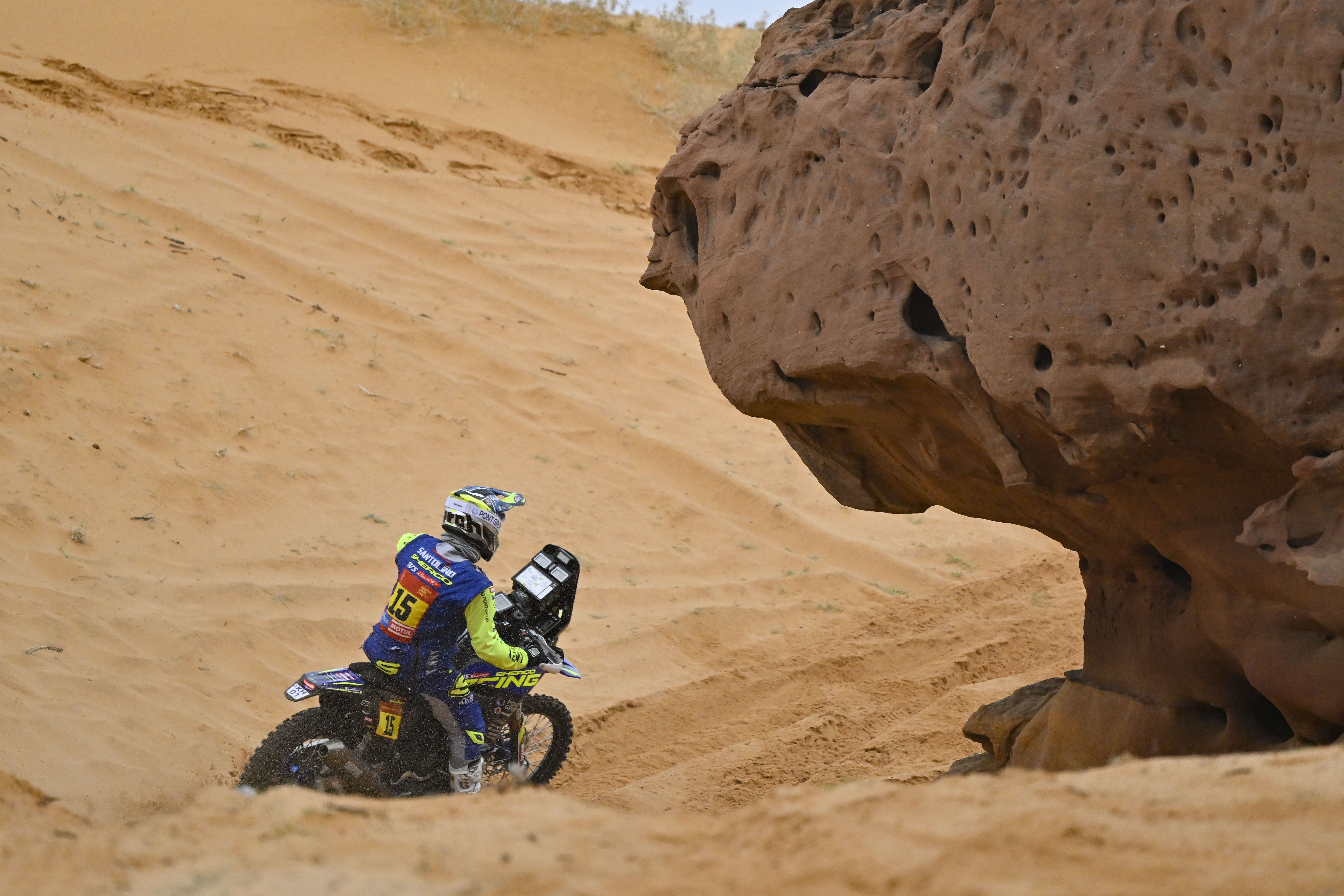 Lorenzo Santolino en la etapa 3 del Dakar 2023
