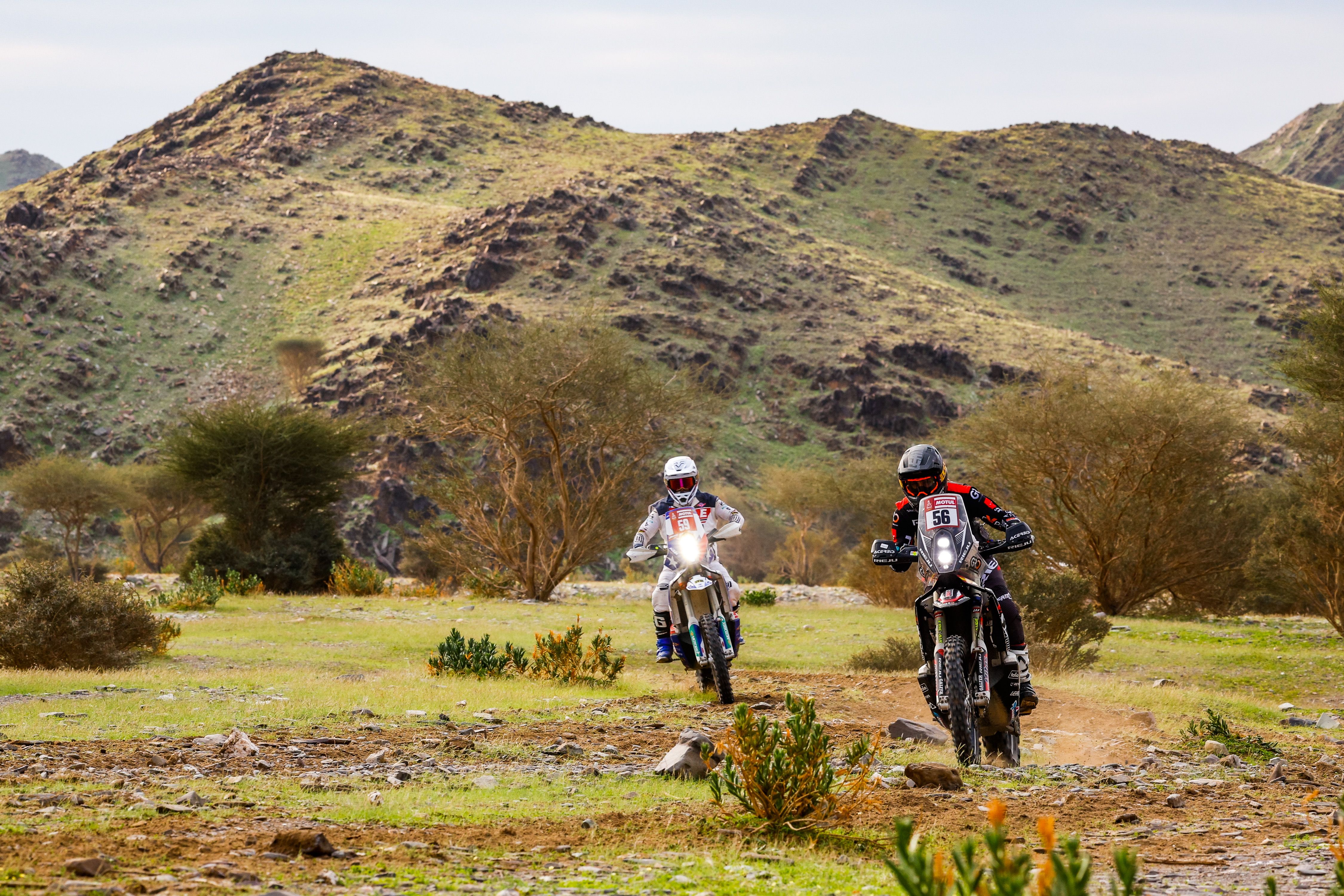 Sandra Gómez y John William Medina en la etapa 2 del Dakar 2023