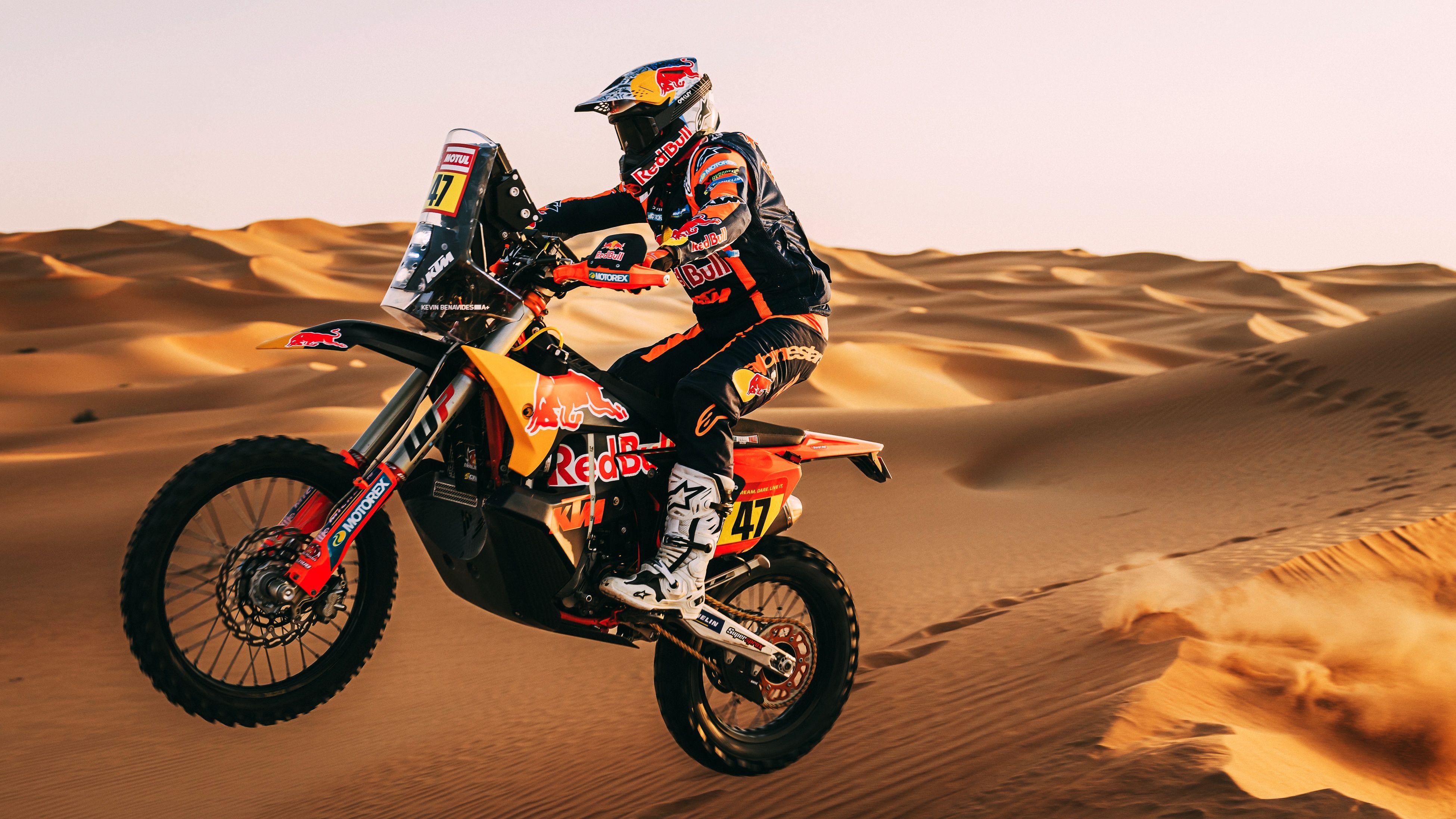 Kevin Benavides y KTM han vuelto de la mano a lo alto del Dakar 2023