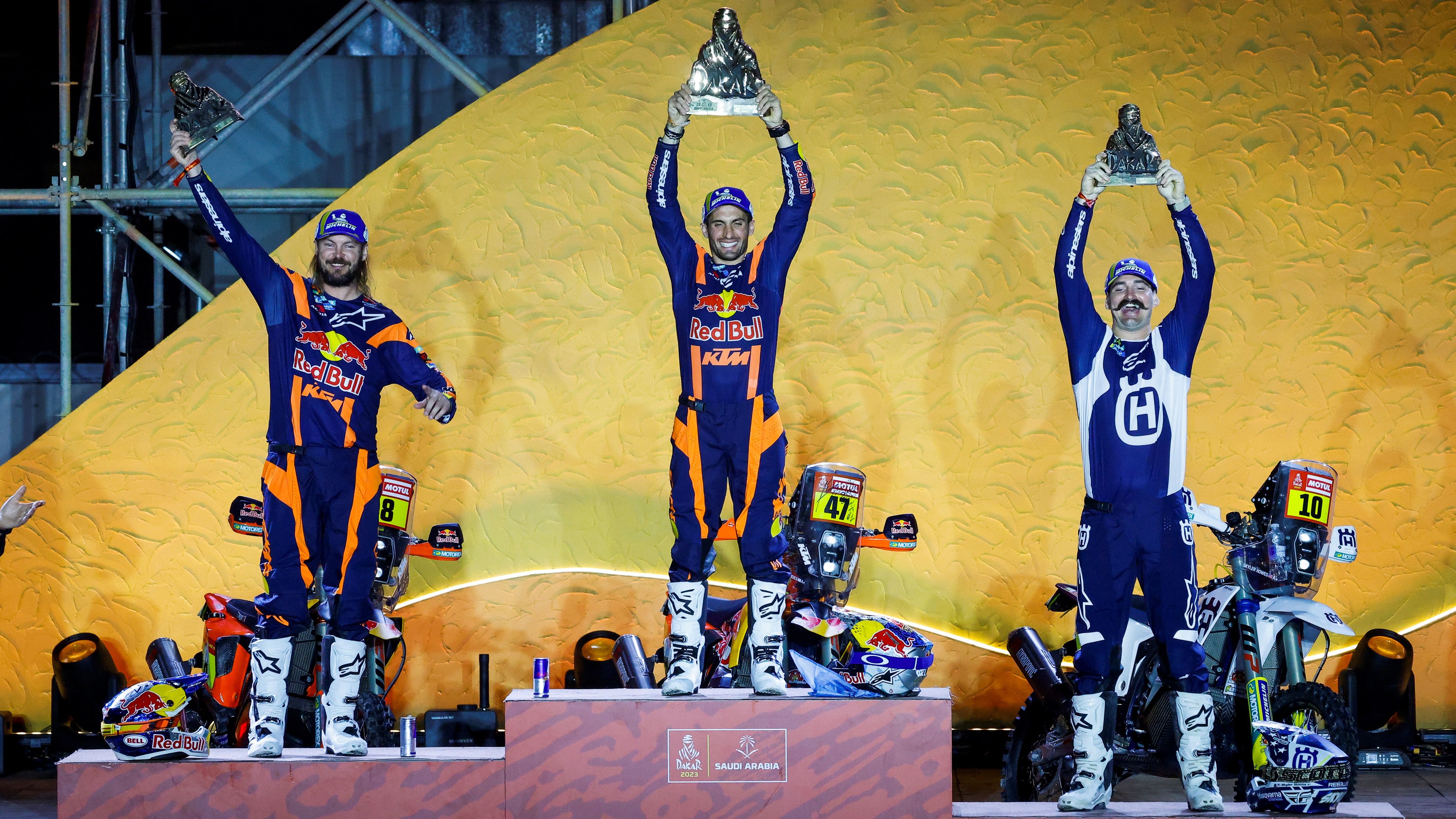 Kevin Benavides y Toby Price dieron el doblete a KTM y Skyler Howes metió a Husqvarna en el podio final del Dakar 2023
