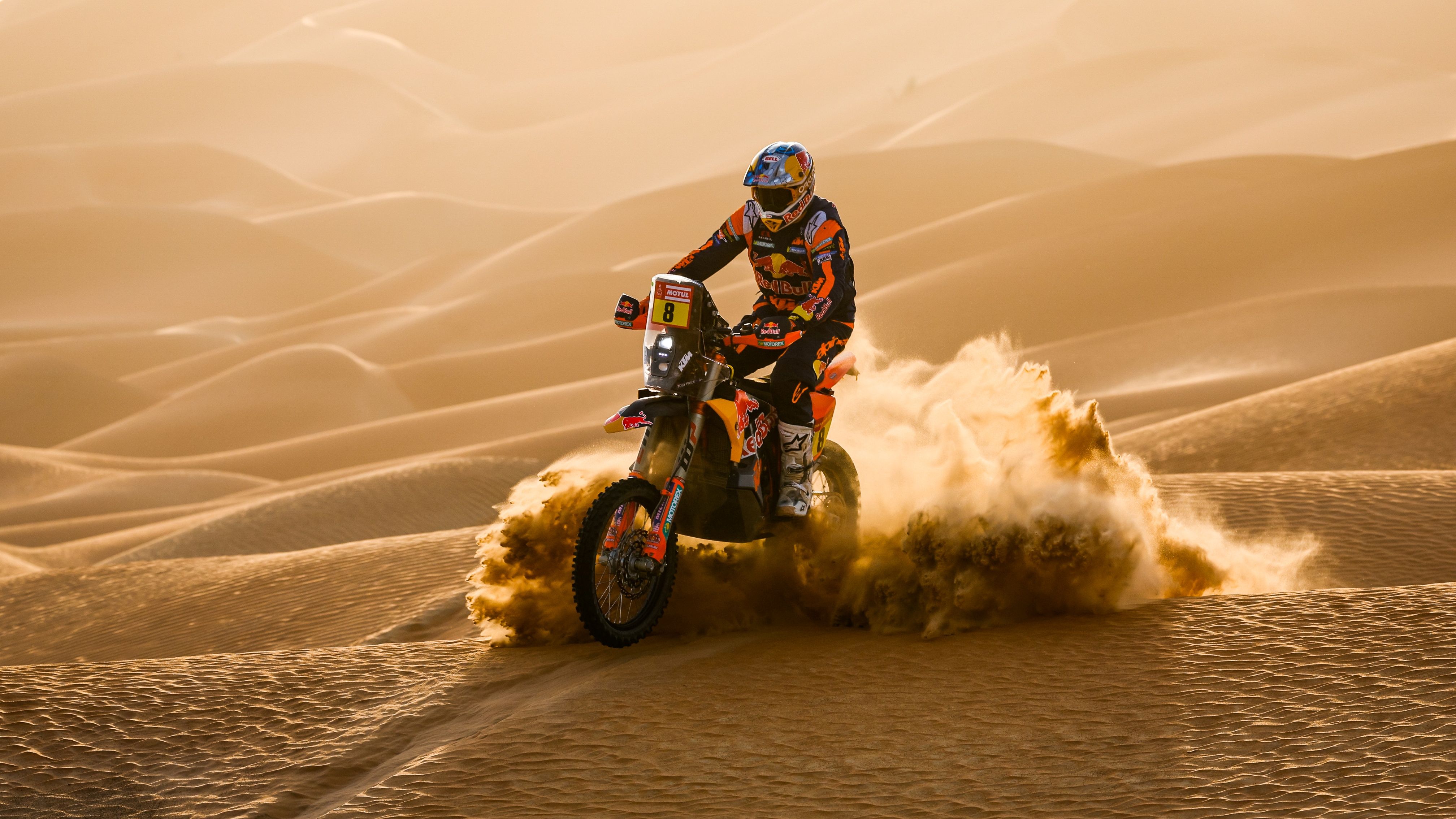 Toby Price surcando la arena del Dakar 2023
