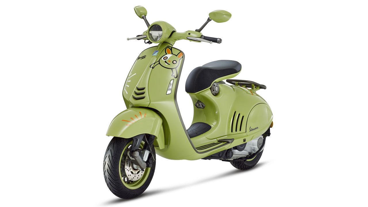 Vespa 946 ‘10º Anniversario’ dedicada al año del Conejo.