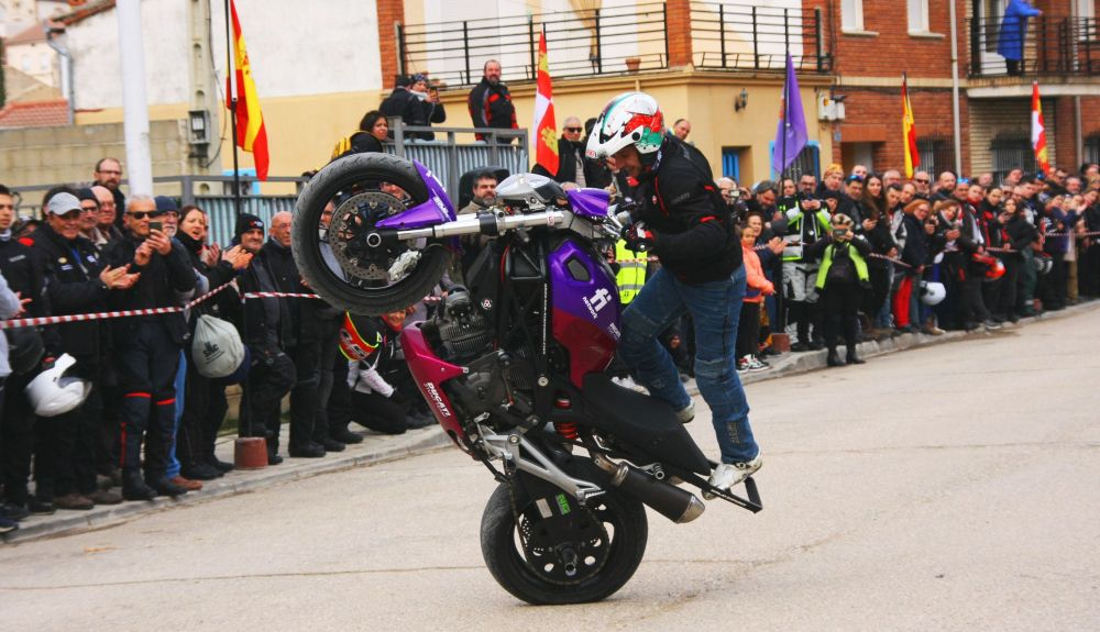 Emilio Zamora no faltó con sus acrobacias. Emilio Zamora no faltó con sus acrobacias.