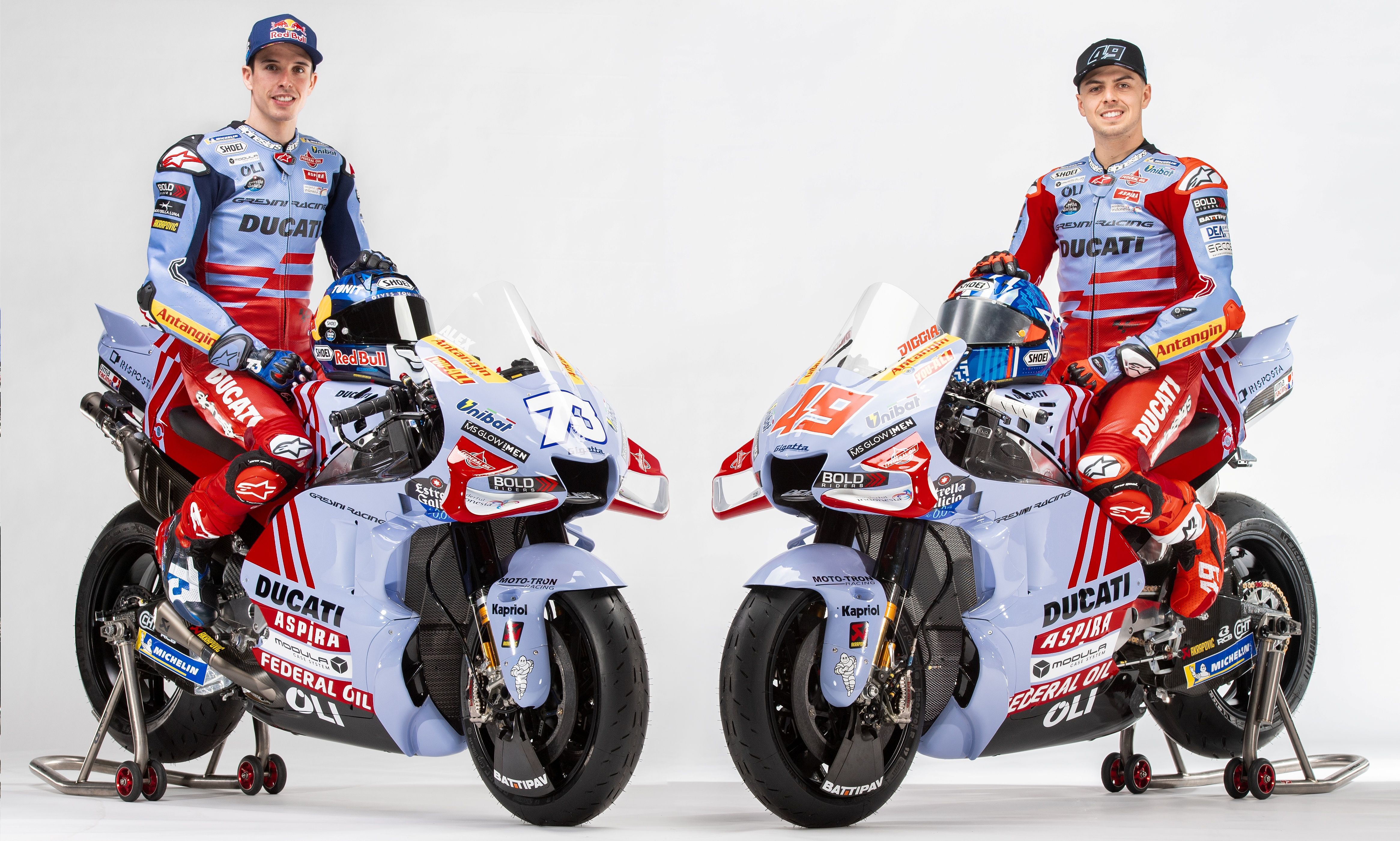 Álex Márquez y Fabio Di Giannantonio sobre las Ducati Desmosedici GP22 del Gresini Racing para MotoGP 2023