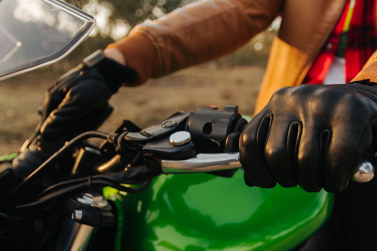 Qué es el freno de servicio de una moto