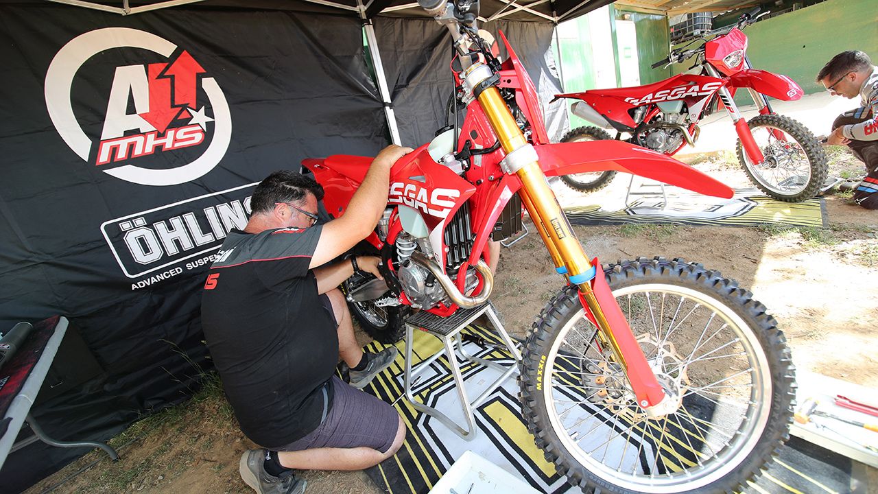 Comparativa suspensiones moto de enduro.