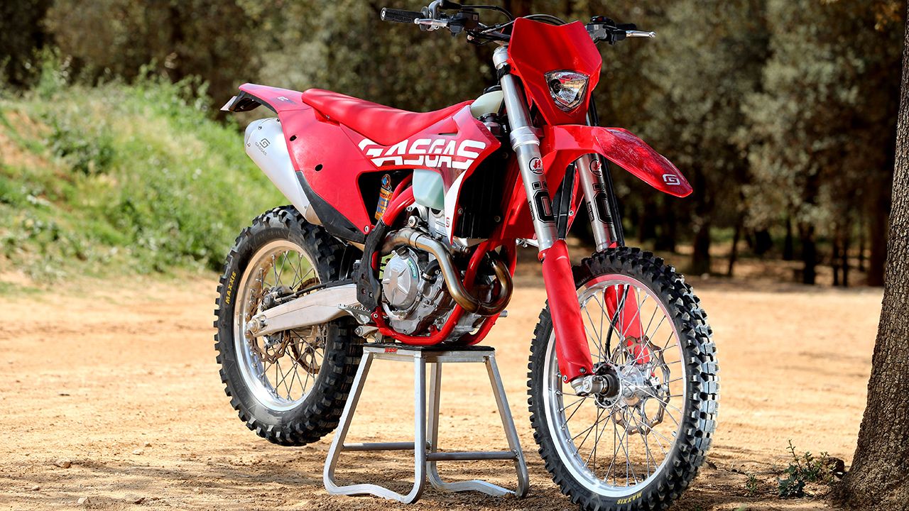 Comparativa suspensiones moto de enduro.