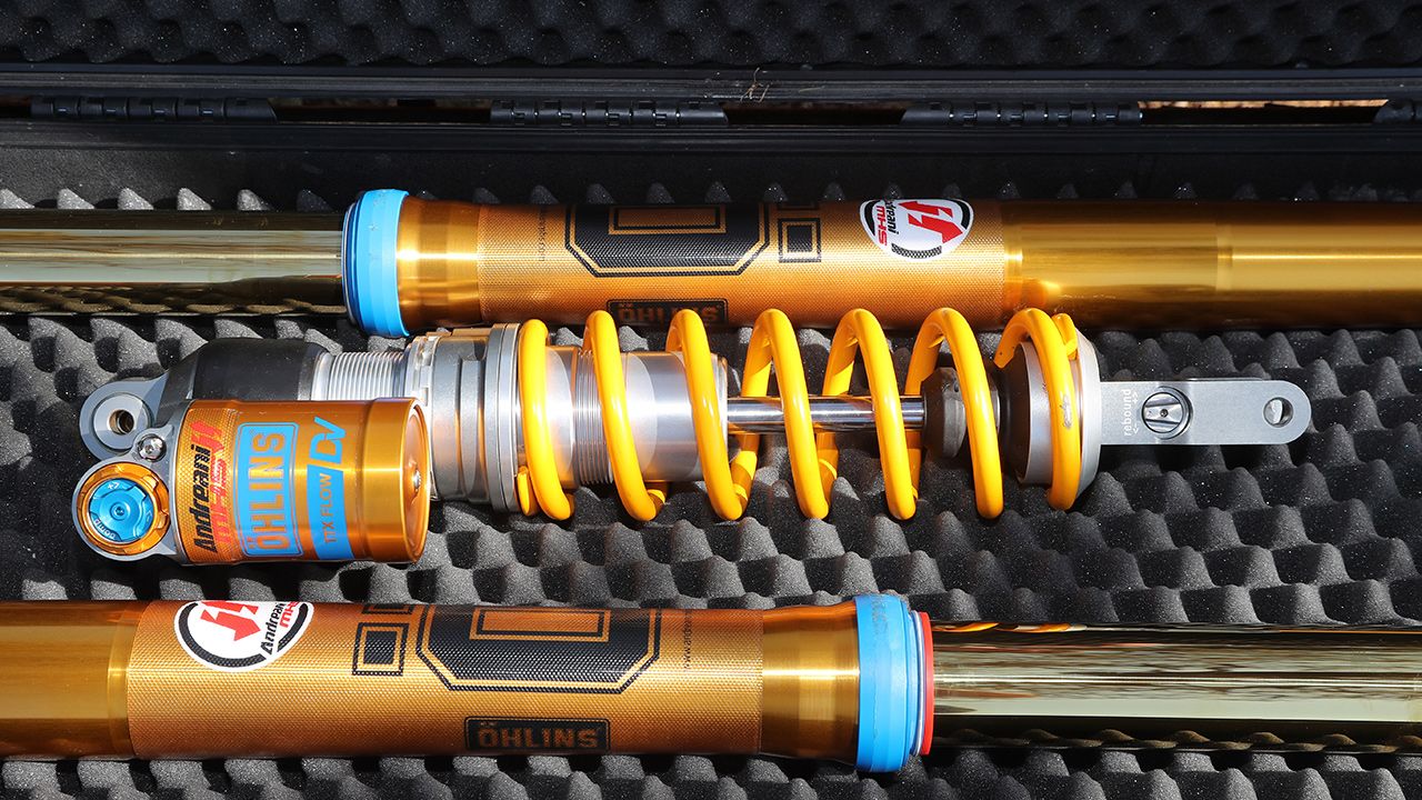 Conjunto amortiguador y horquilla Öhlins.