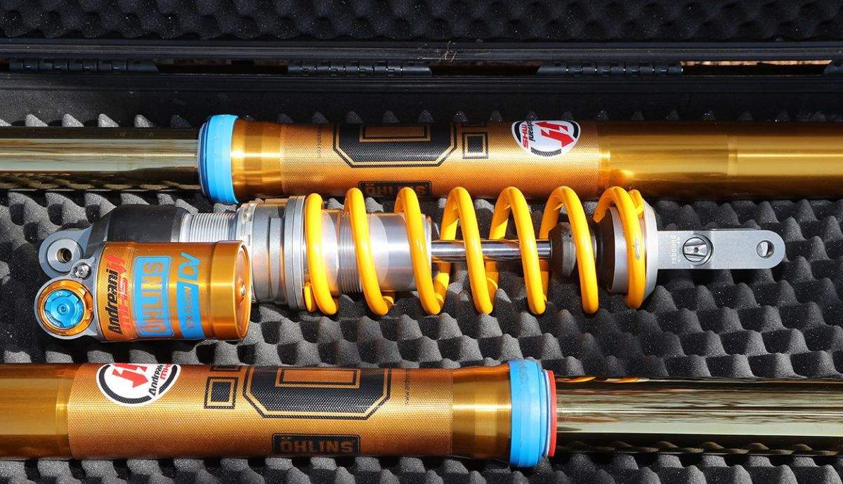 Conjunto amortiguador y horquilla Öhlins.