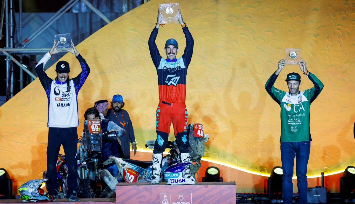 Charan Moore, Javi Vega y Mario Patrao, el podio final Original del Dakar 2023 Charan Moore, Javi Vega y Mario Patrao, el podio final Original del Dakar 2023