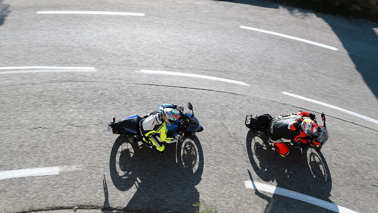 Comparativa deportivas ligeras: KTM RC 390 frente a Yamaha R3