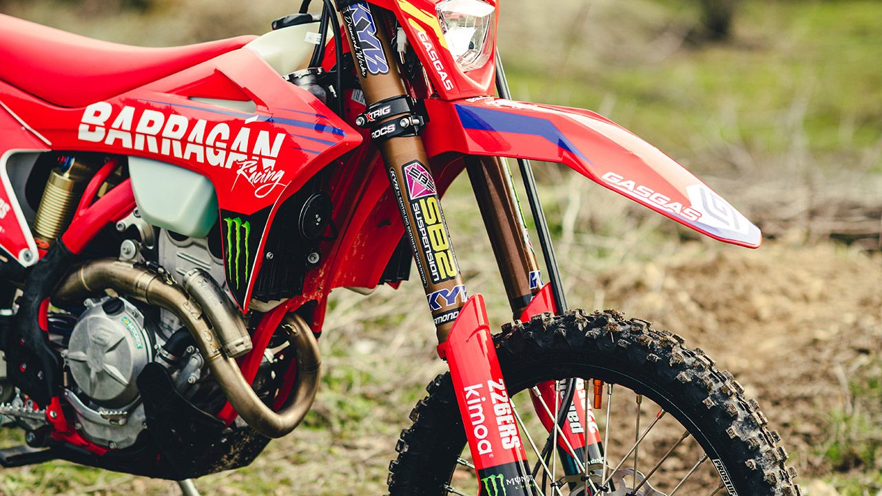 Test suspensiones enduro solva kayaba