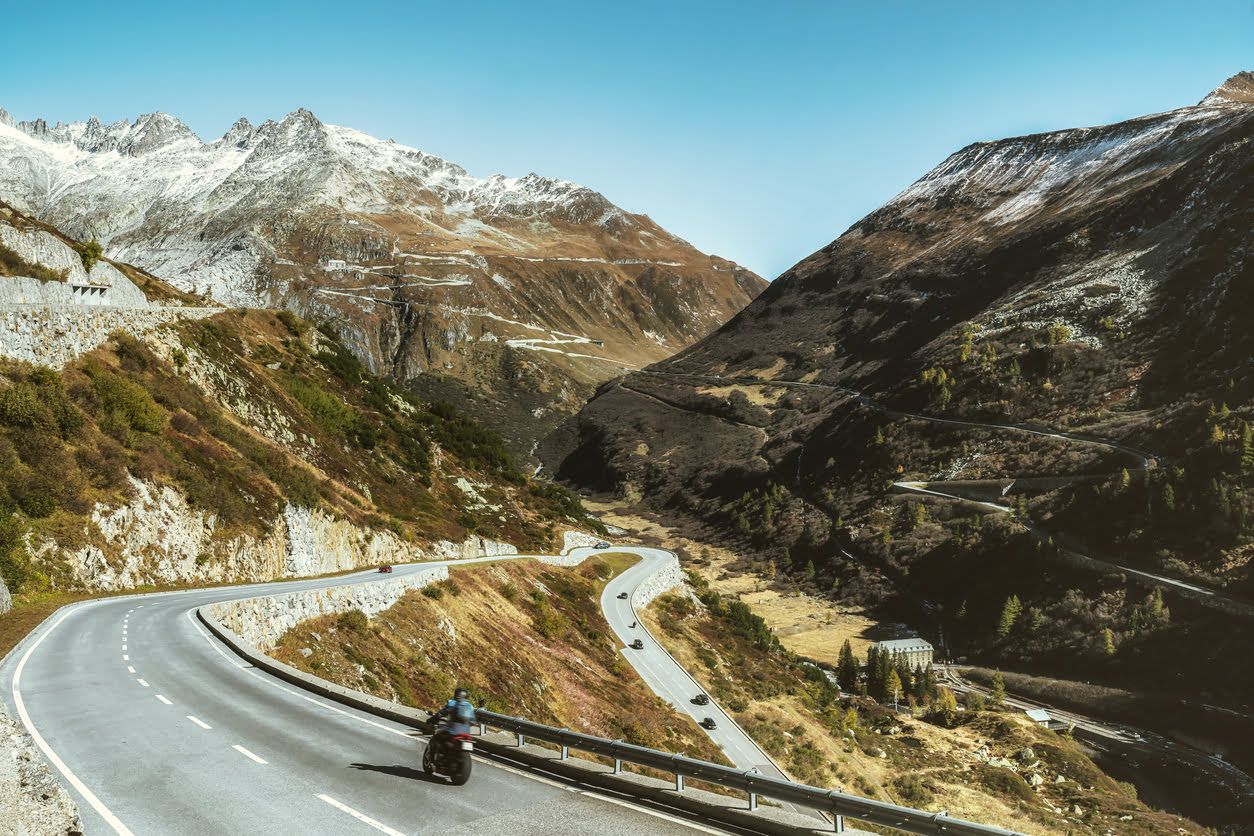 En una moto se debe utilizar el motor como freno
