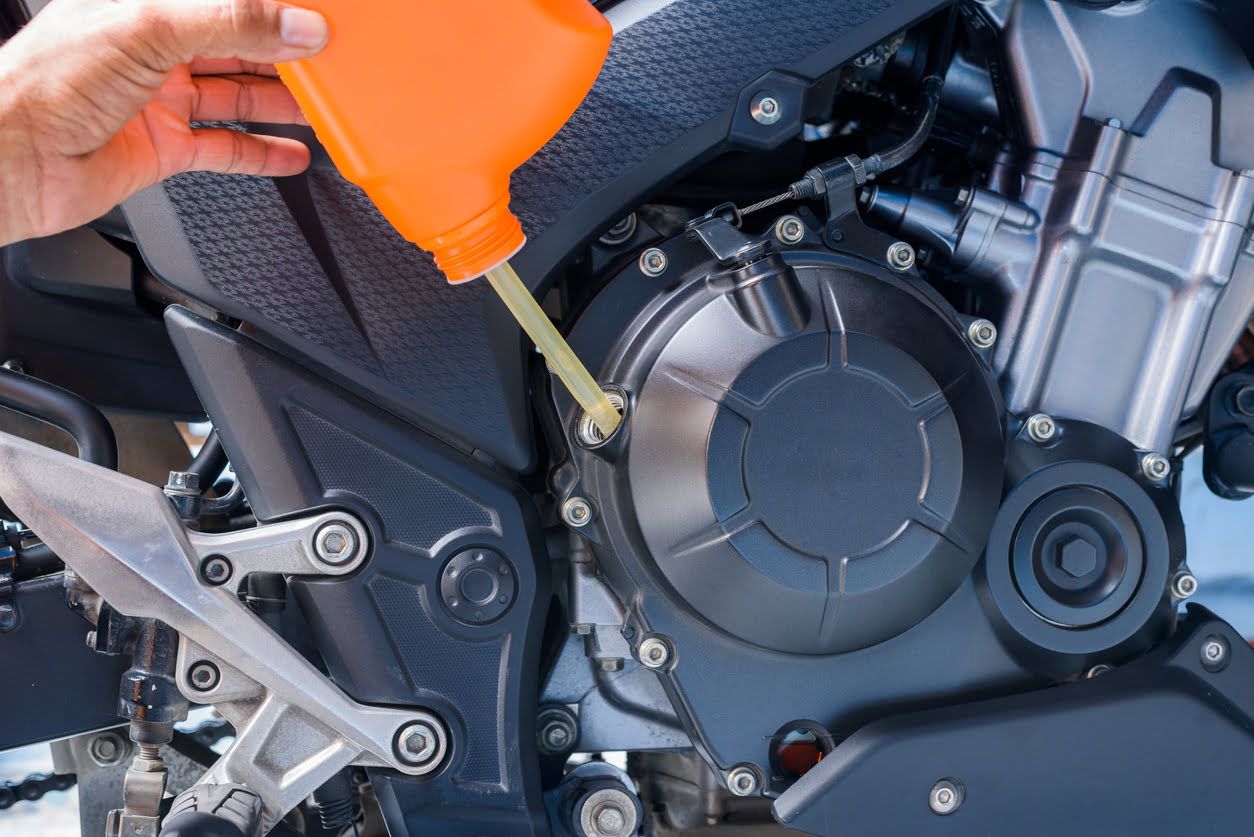 Olor a aceite quemado en la moto