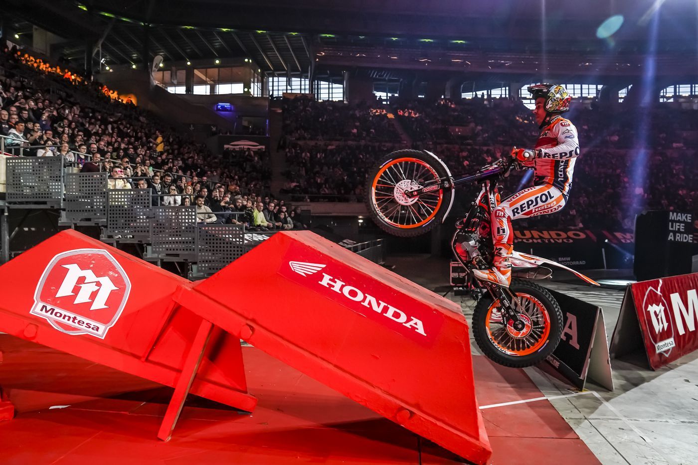 Primera cita del Mundial X-Trial 2023. Barcelona ve ganar de nuevo a Toni Bou
