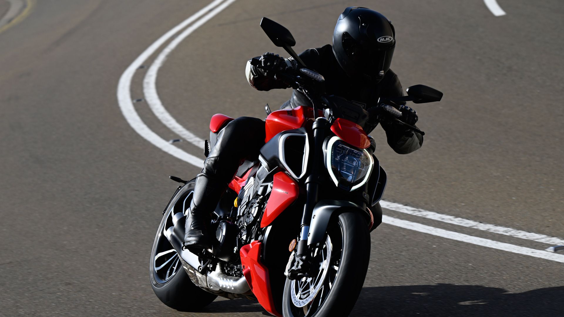 Ducati Diavel V4 2023 Accion Web (3)