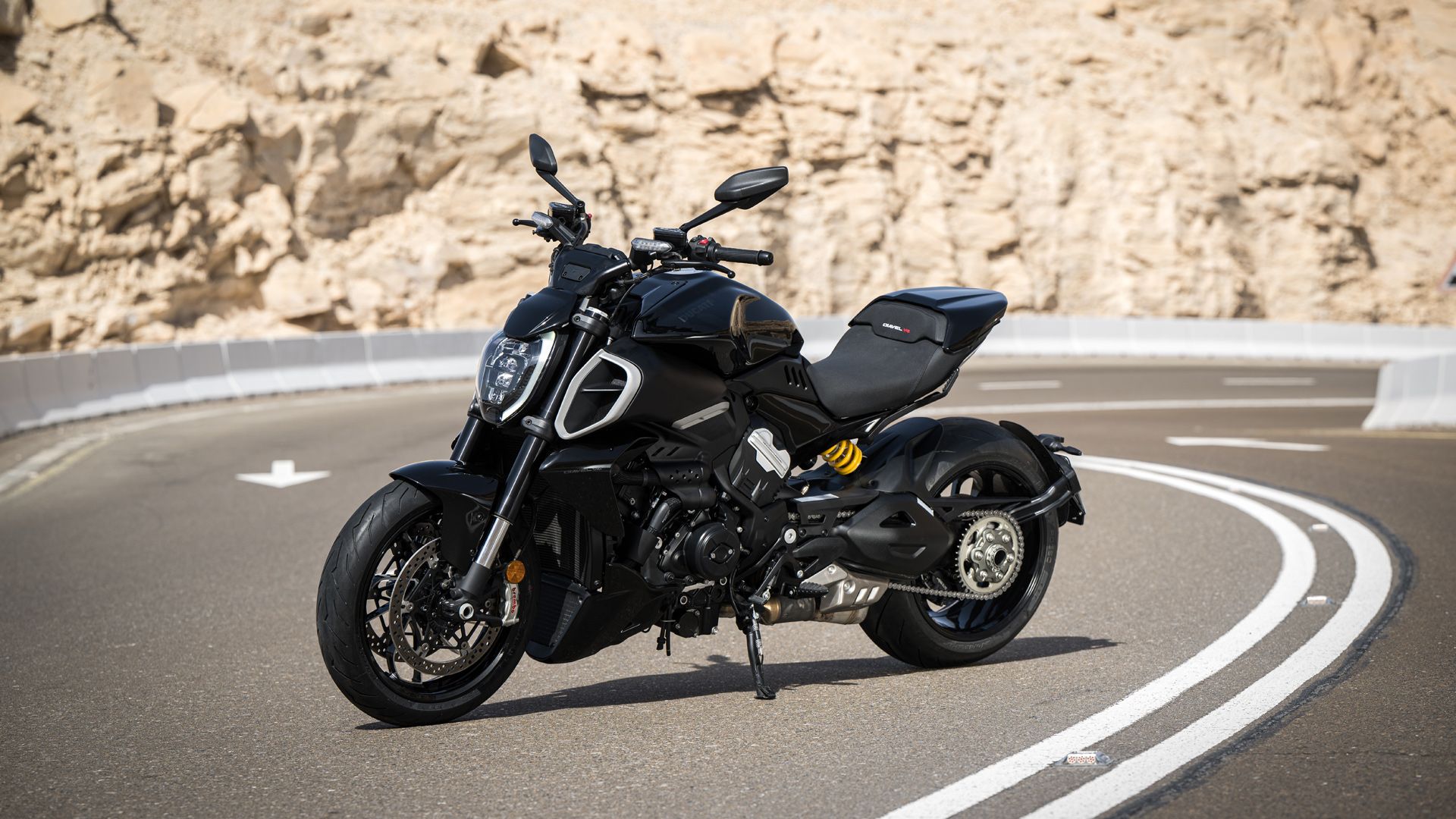Ducati Diavel V4 2023 Estatica (7)