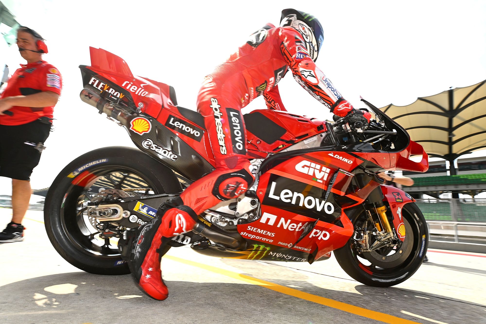 Ducati Desmosedici MotoGP 2023 detalles test Sepang 01