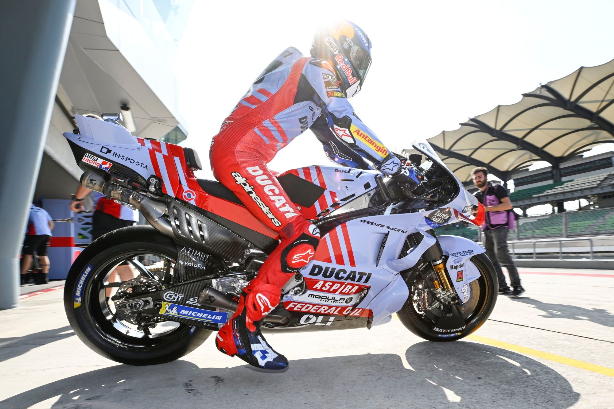 Ducati Desmosedici MotoGP 2023 detalles test Sepang 02