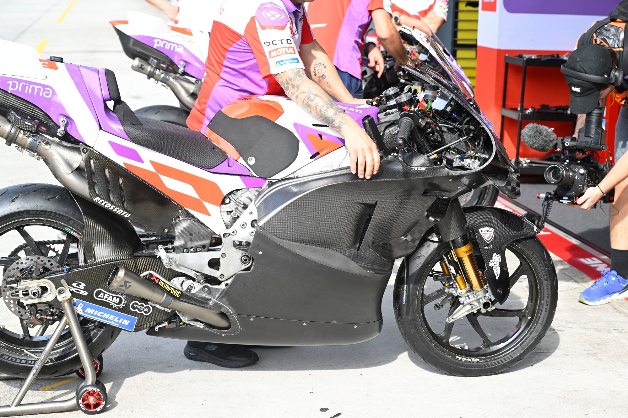 Ducati Desmosedici MotoGP 2023 detalles test Sepang 19