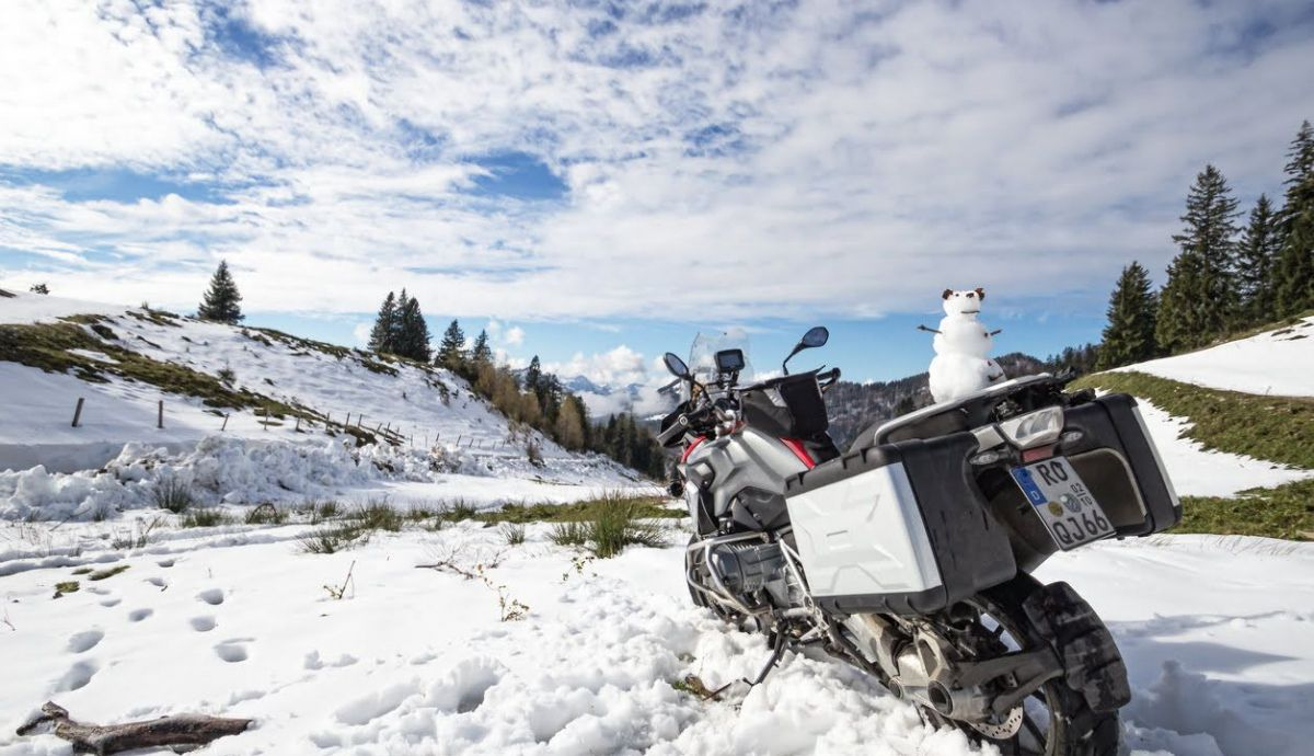 Moto en la nieve Moto en la nieve