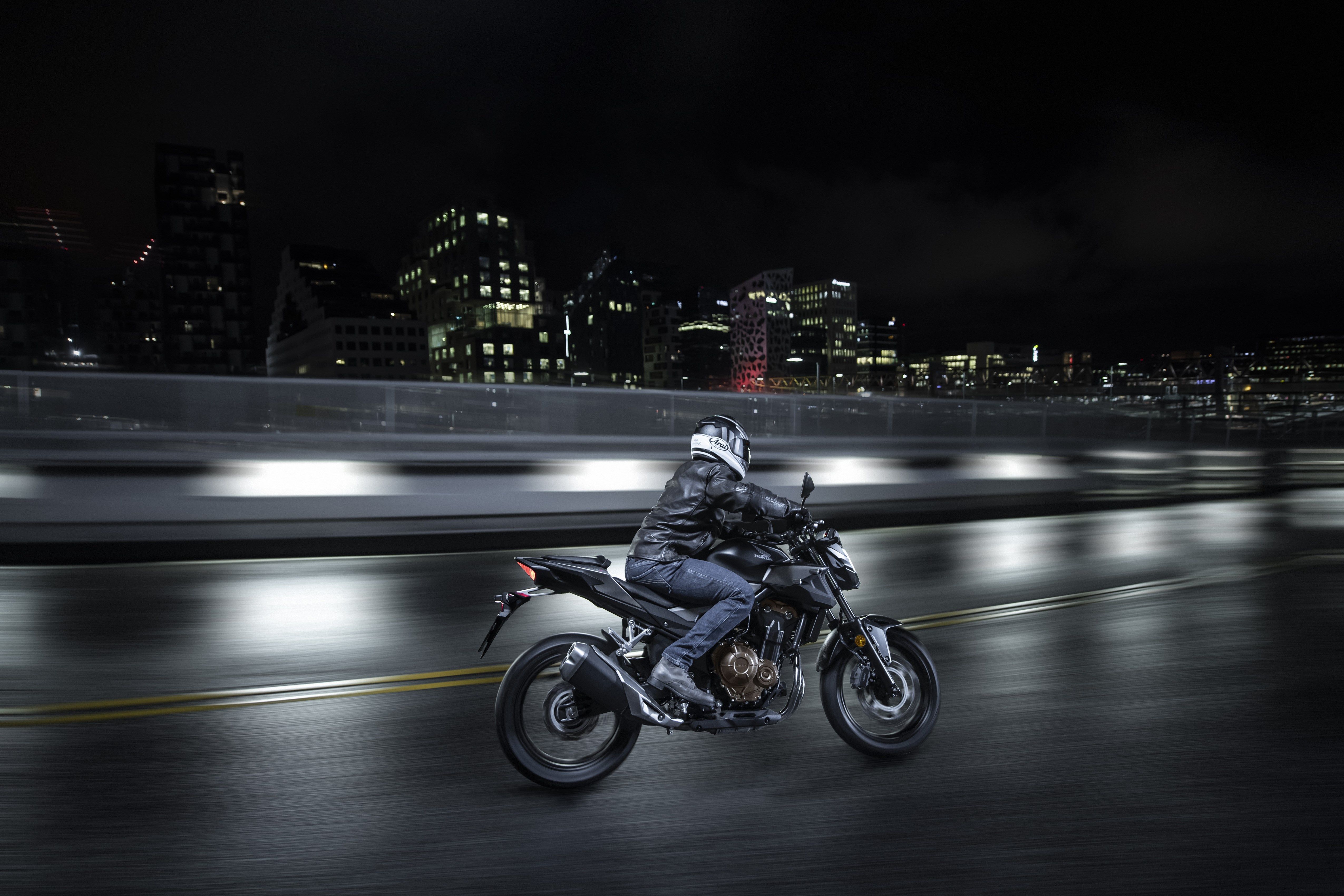 Las motos de combustión seguirán a la venta después de 2035
