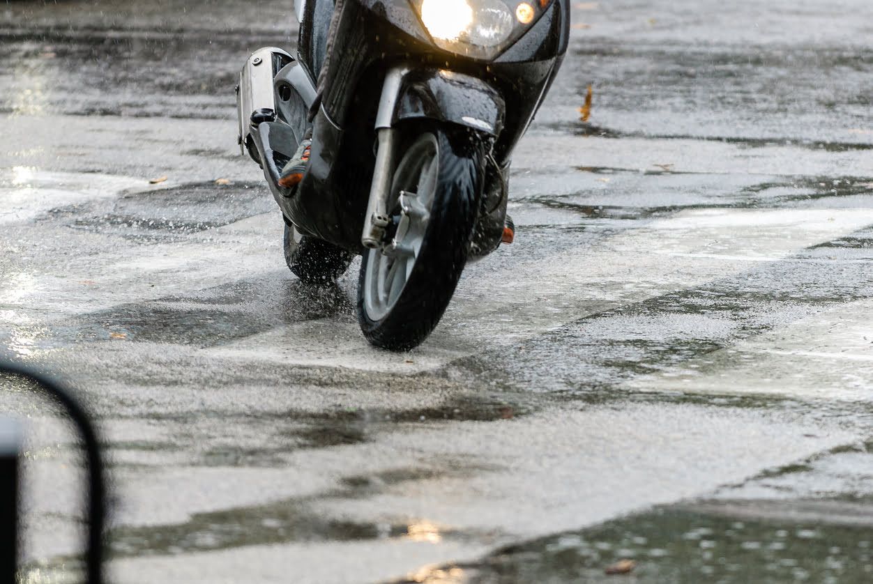 Aquaplaning sufrido por una moto