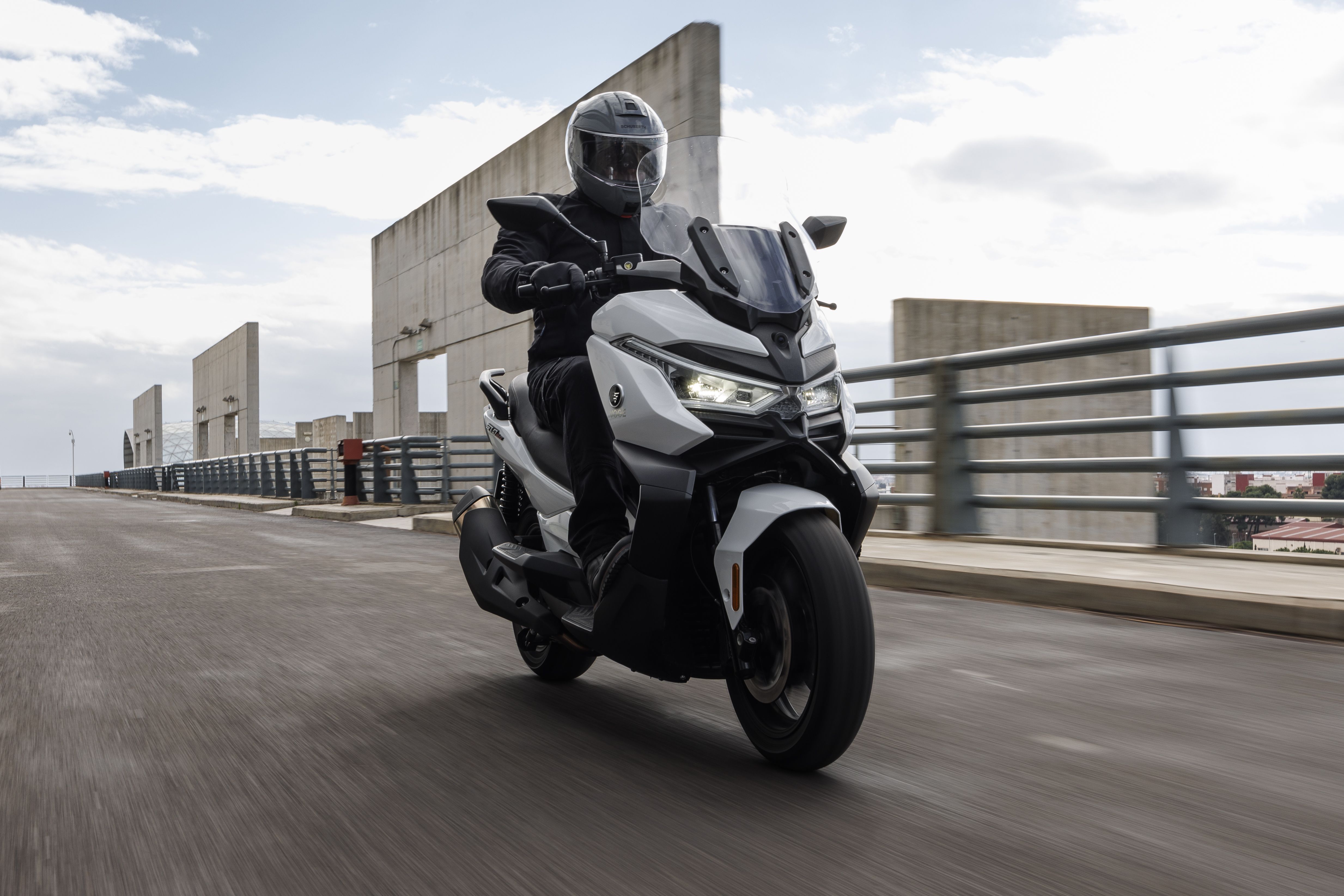 Voge SR4 Max. Nuevo scooter. Prueba, precio y ficha técnica