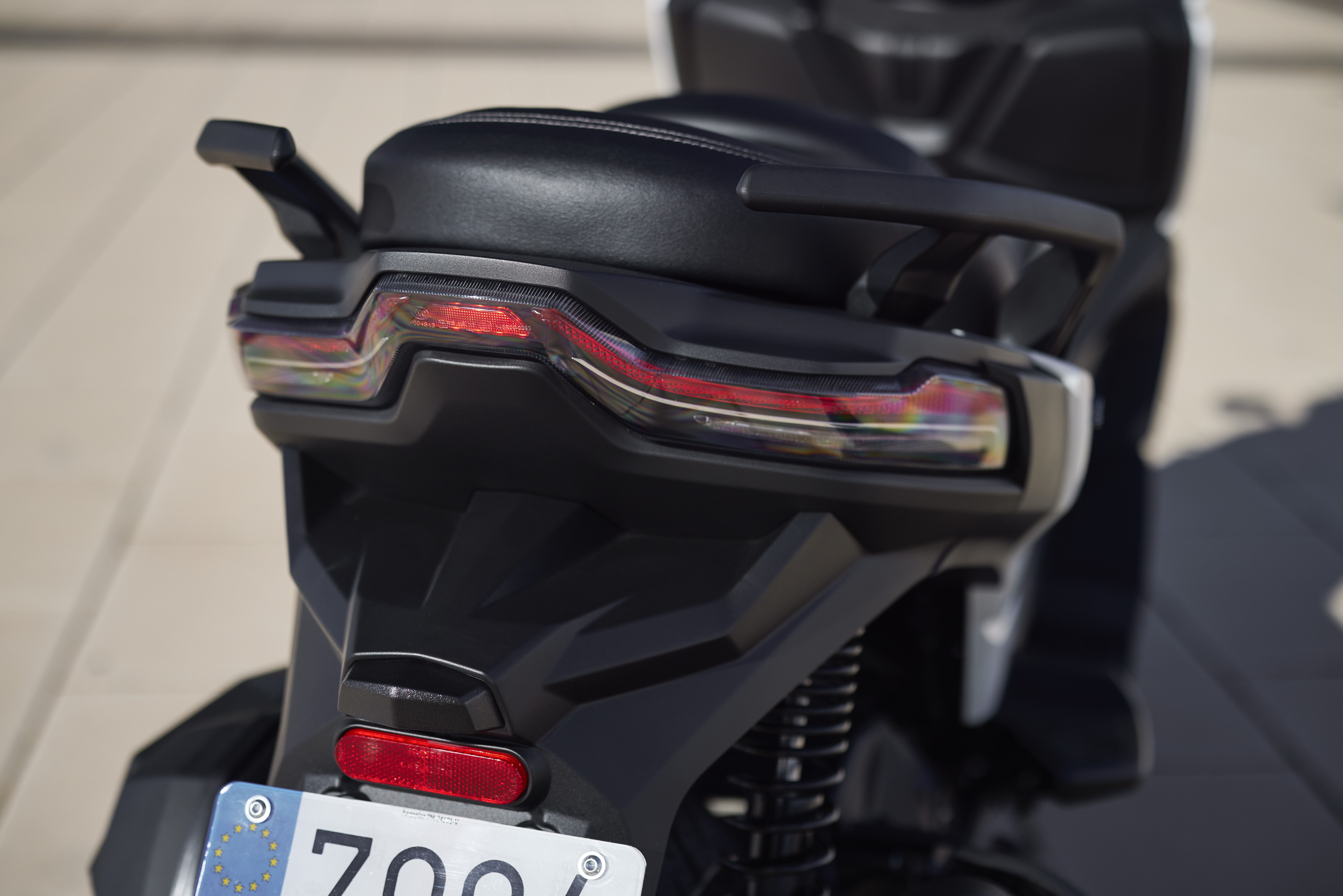 Fotos scooter Voge SR4 Max 2023