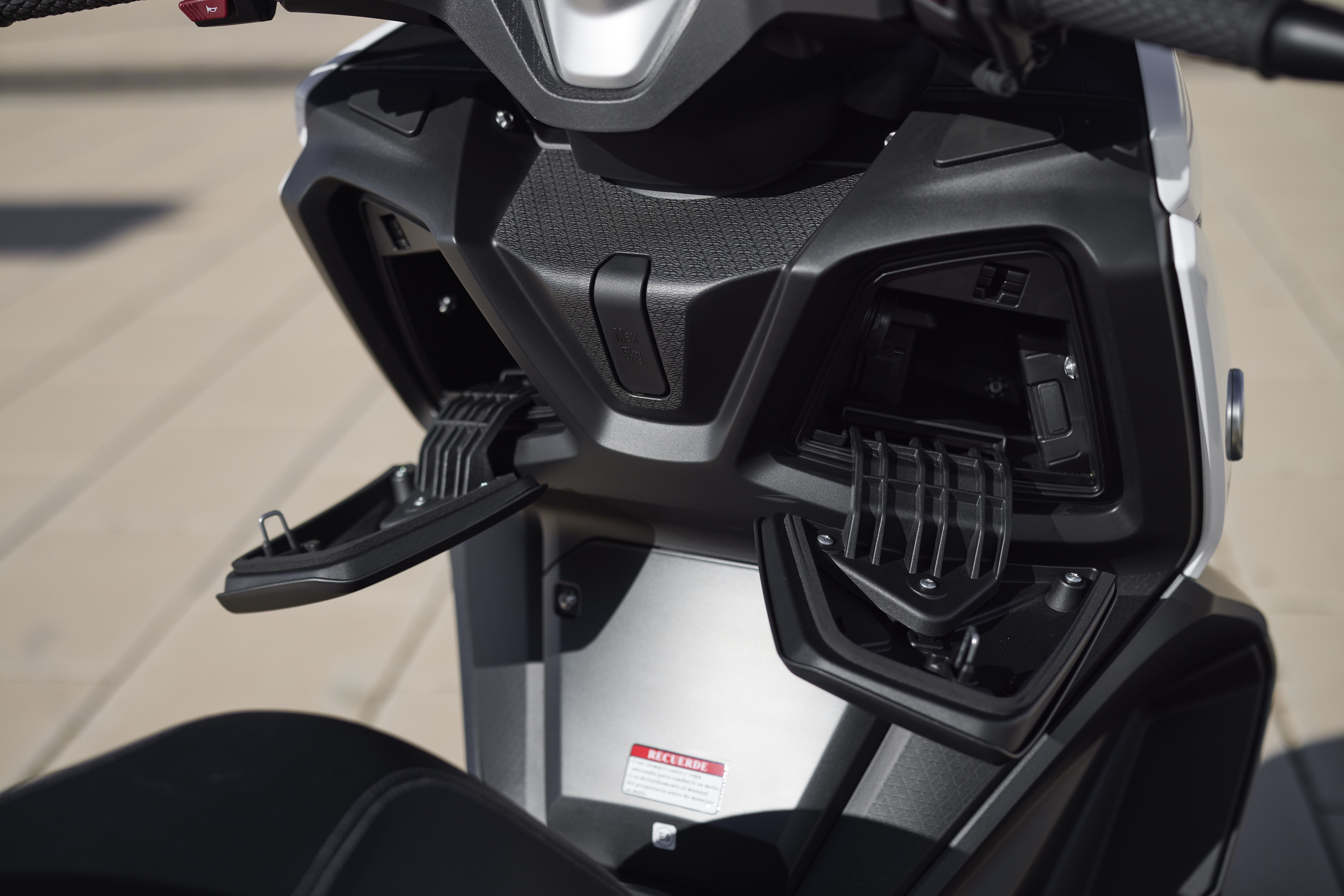 Fotos scooter Voge SR4 Max 2023