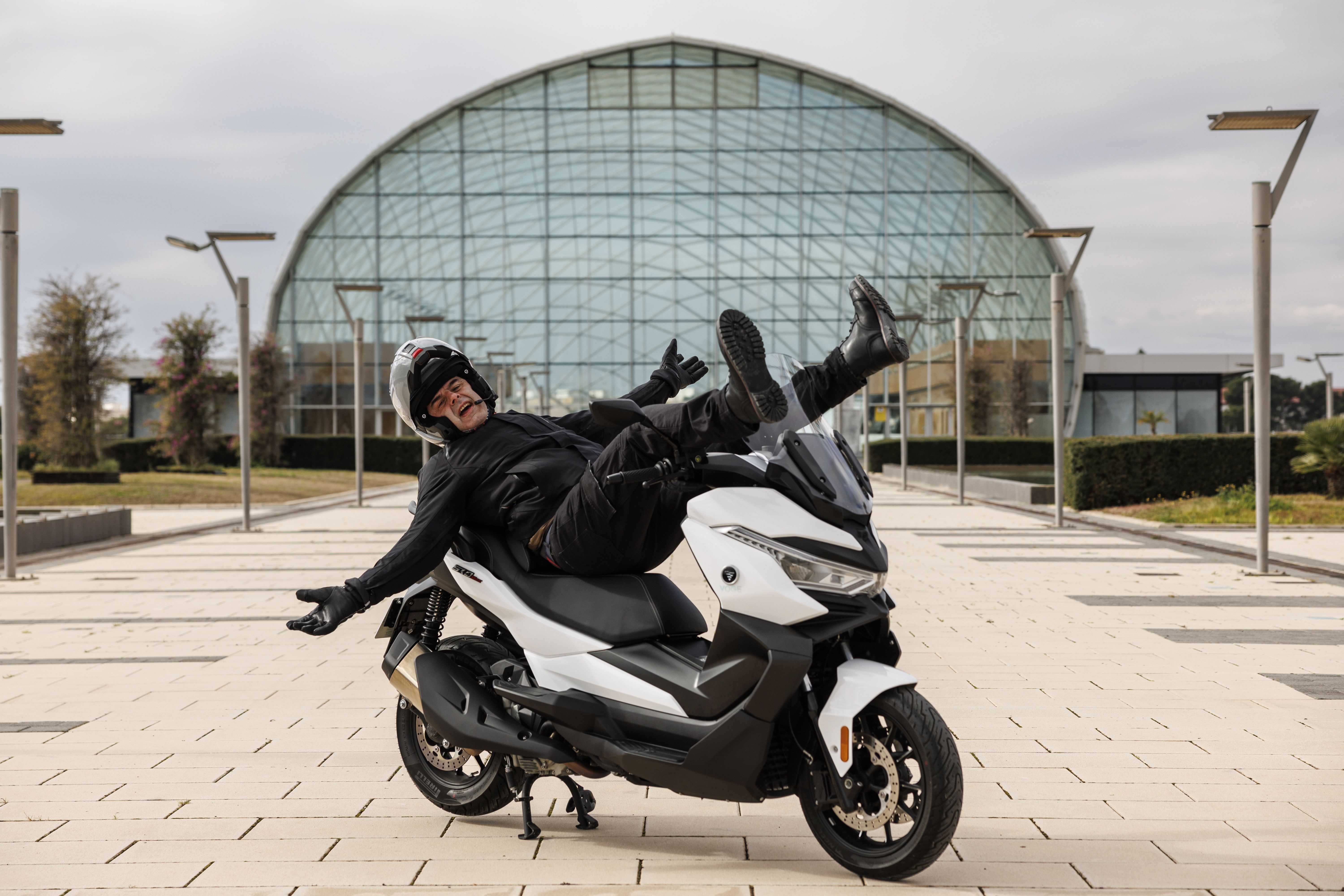 Fotos scooter Voge SR4 Max 2023