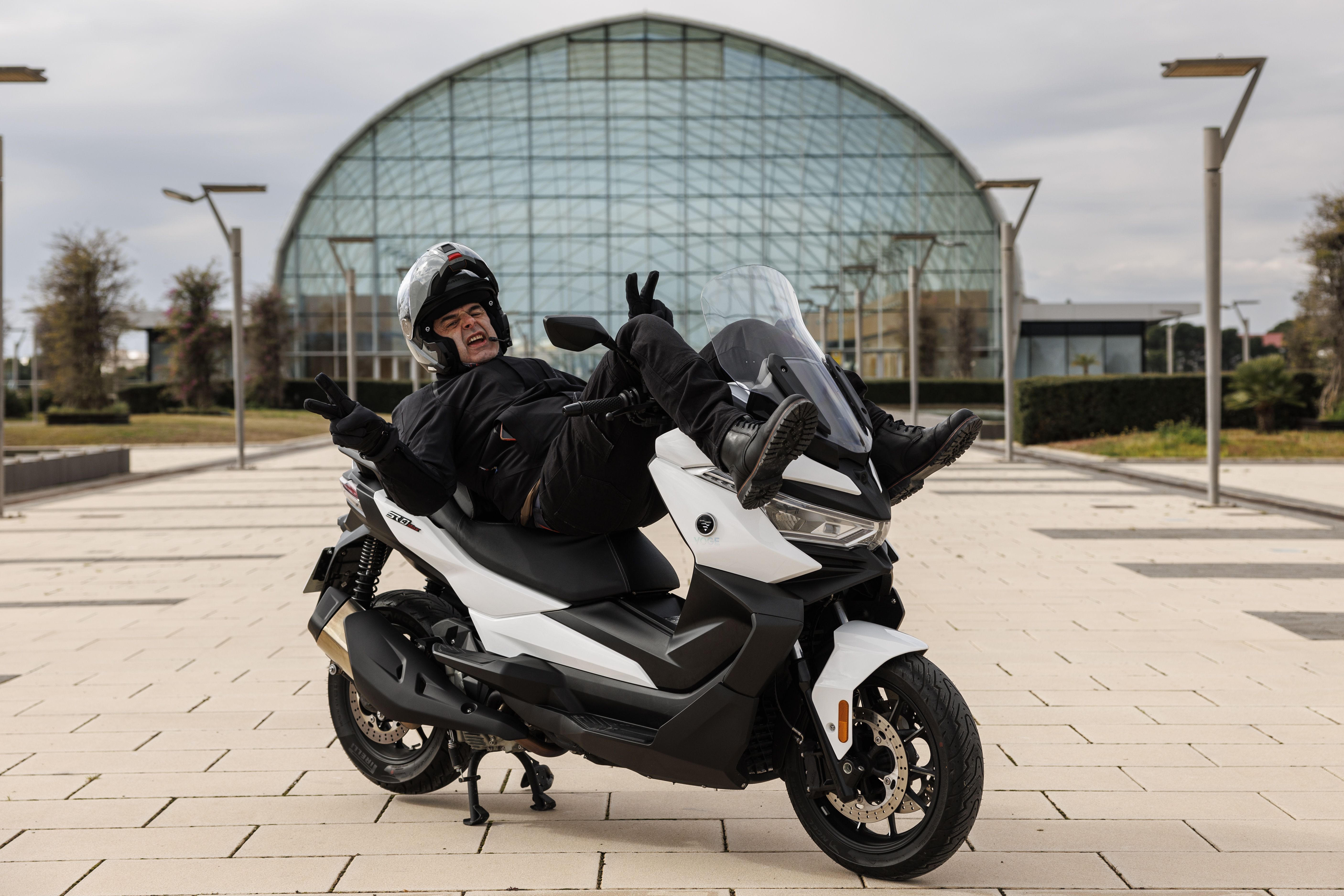 Fotos scooter Voge SR4 Max 2023