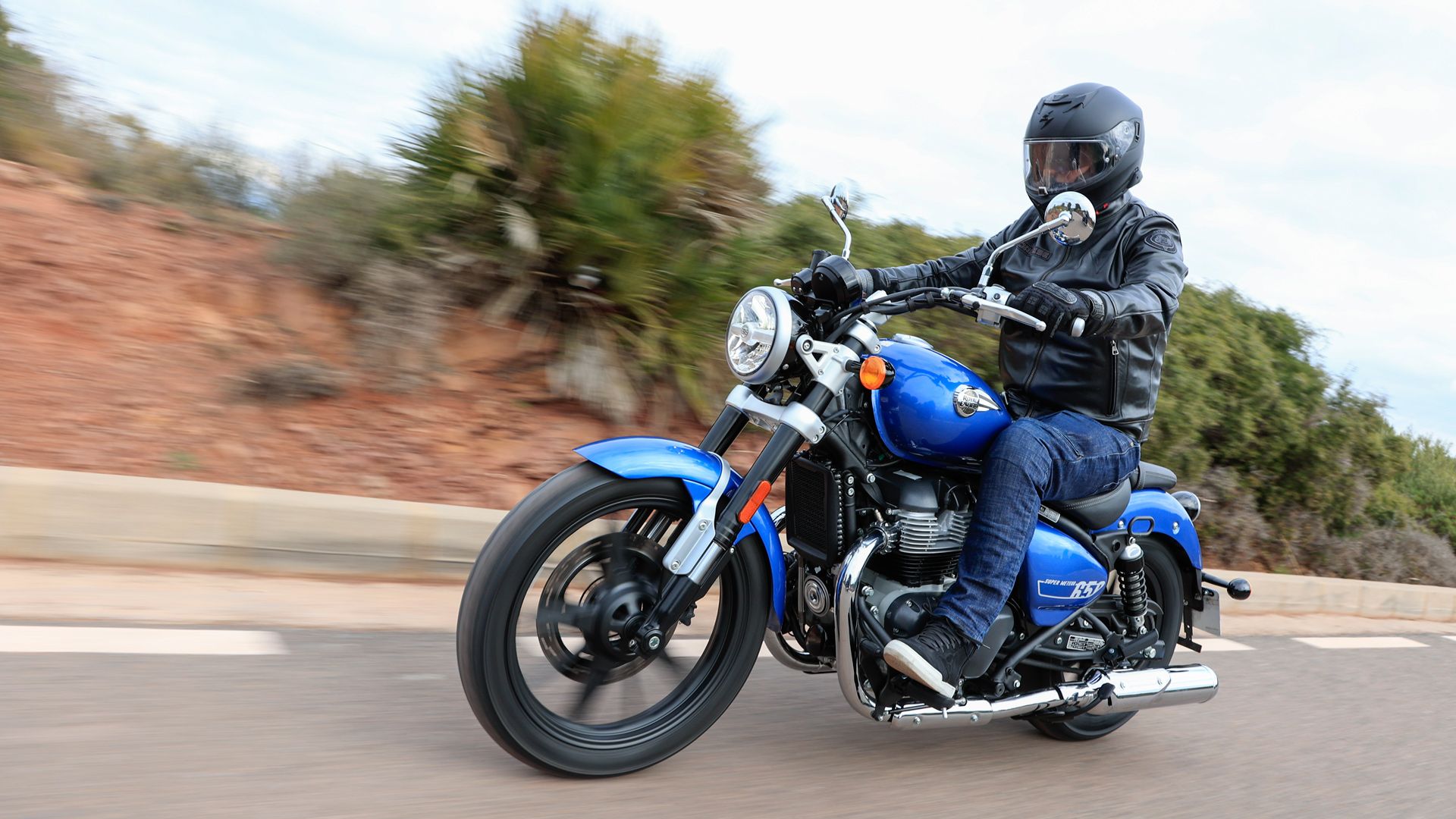 Royal Enfield SuperMeteor650 Valencia 34