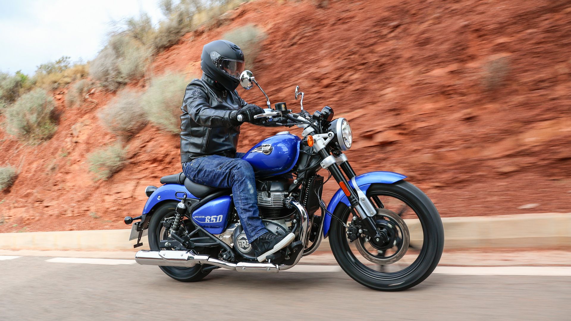 Royal Enfield SuperMeteor650 Valencia 39