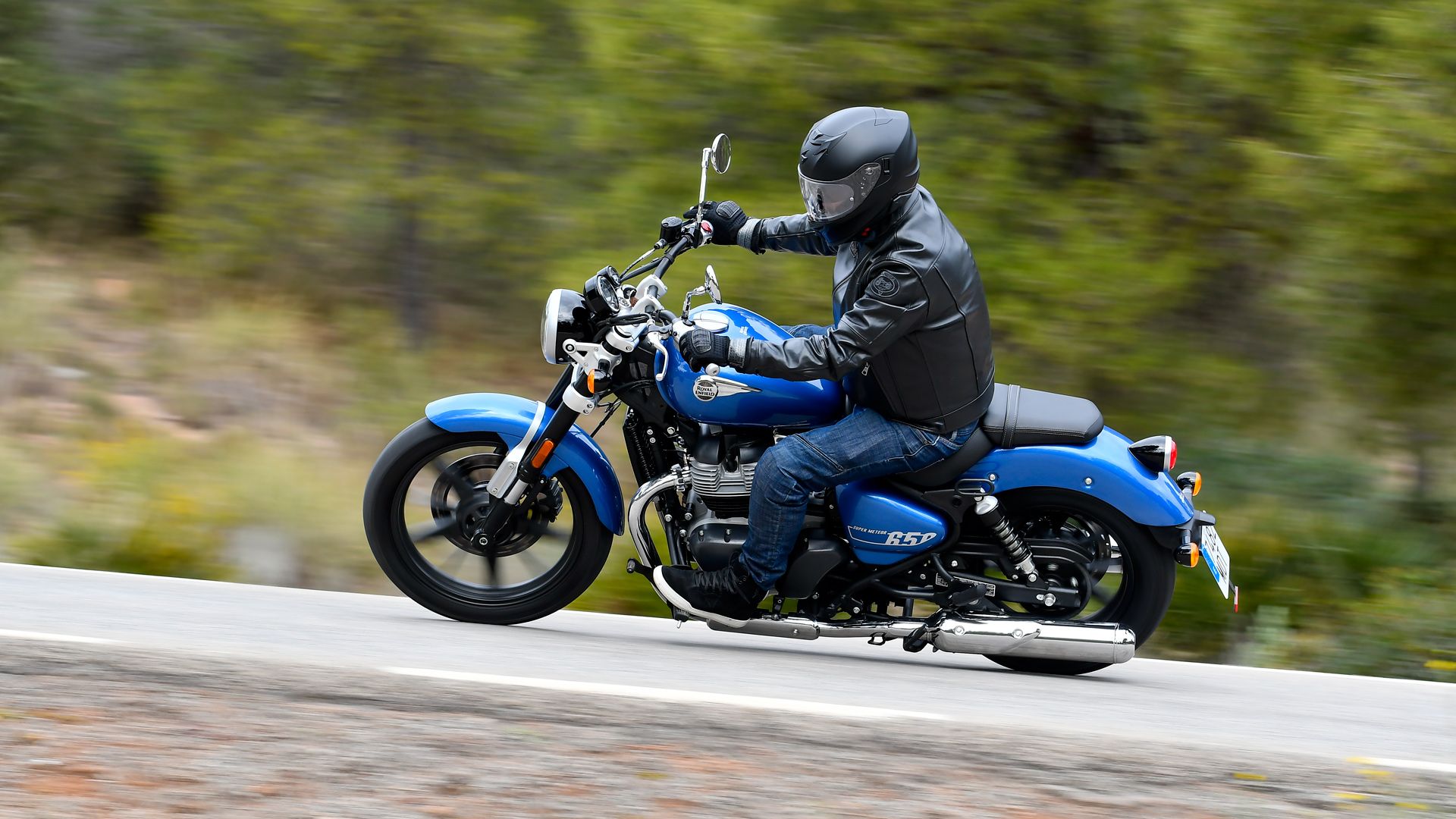 Royal Enfield SuperMeteor650 Valencia 238
