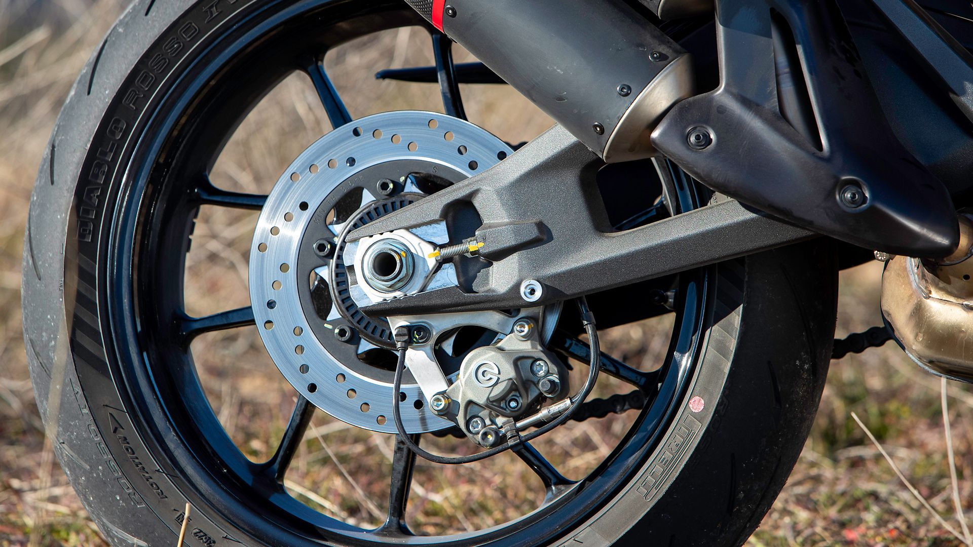 Ducati Monster SP 2023 Detalles (11)